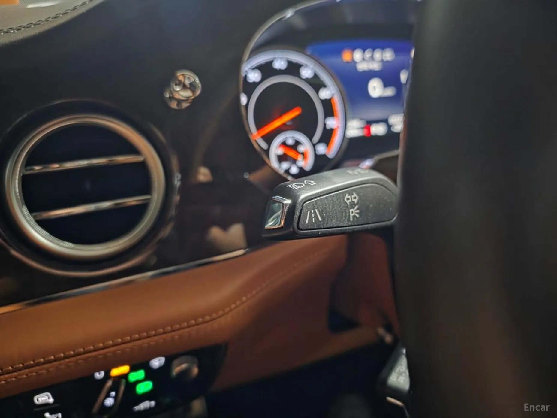 Bentley Bentayga превью 13