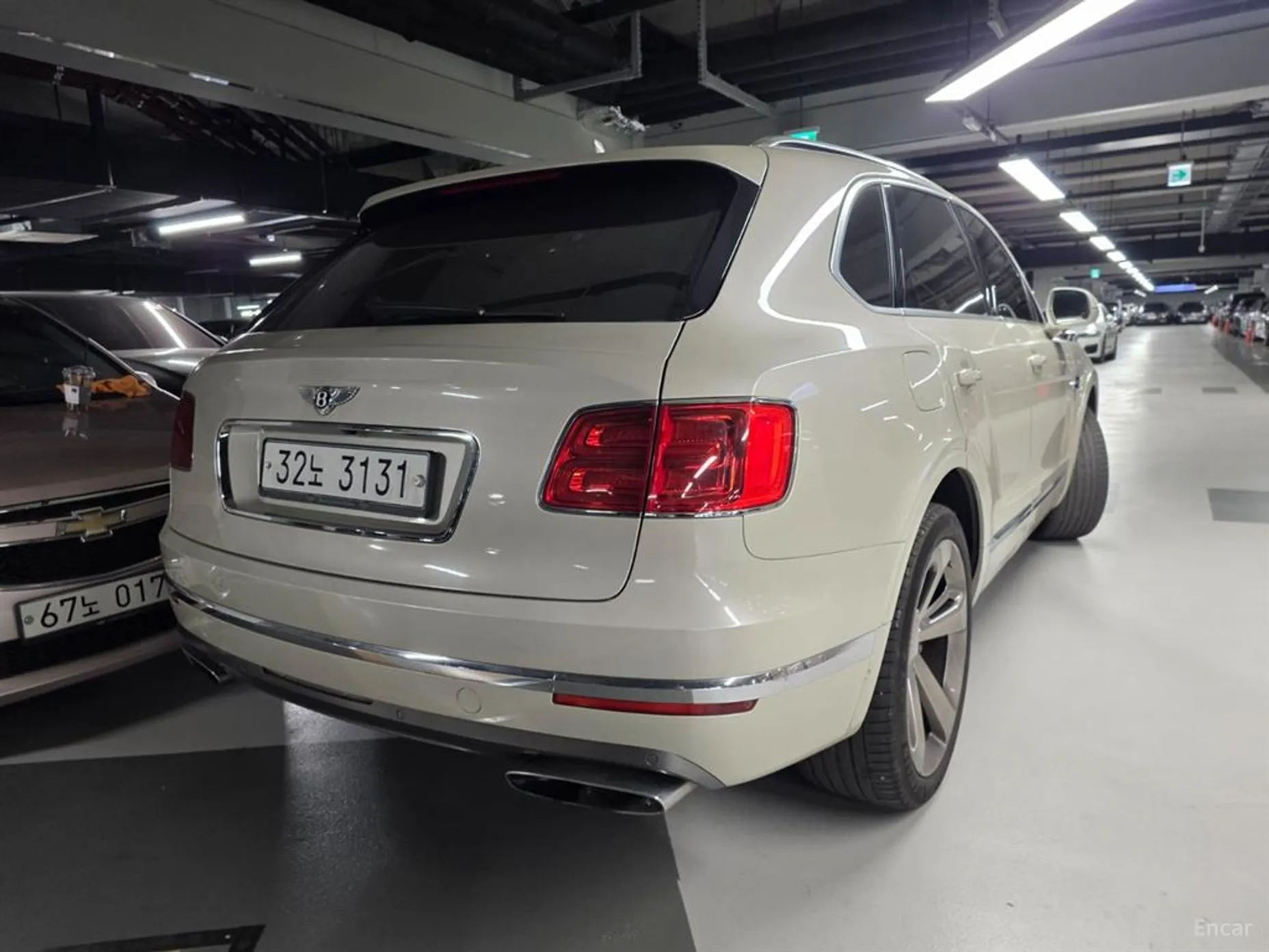 Bentley Bentayga превью 4