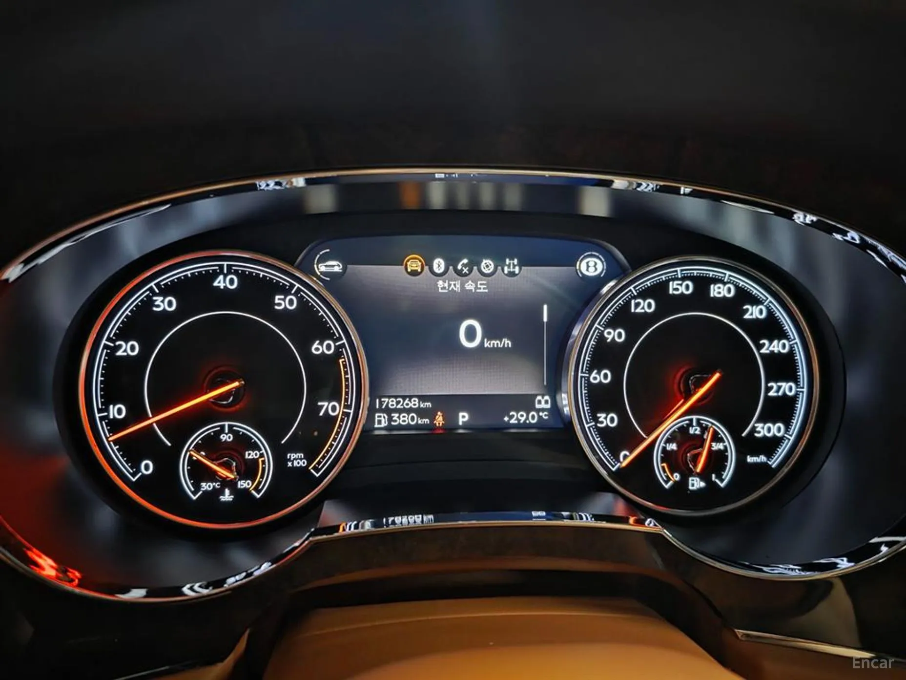 Bentley Bentayga превью 7