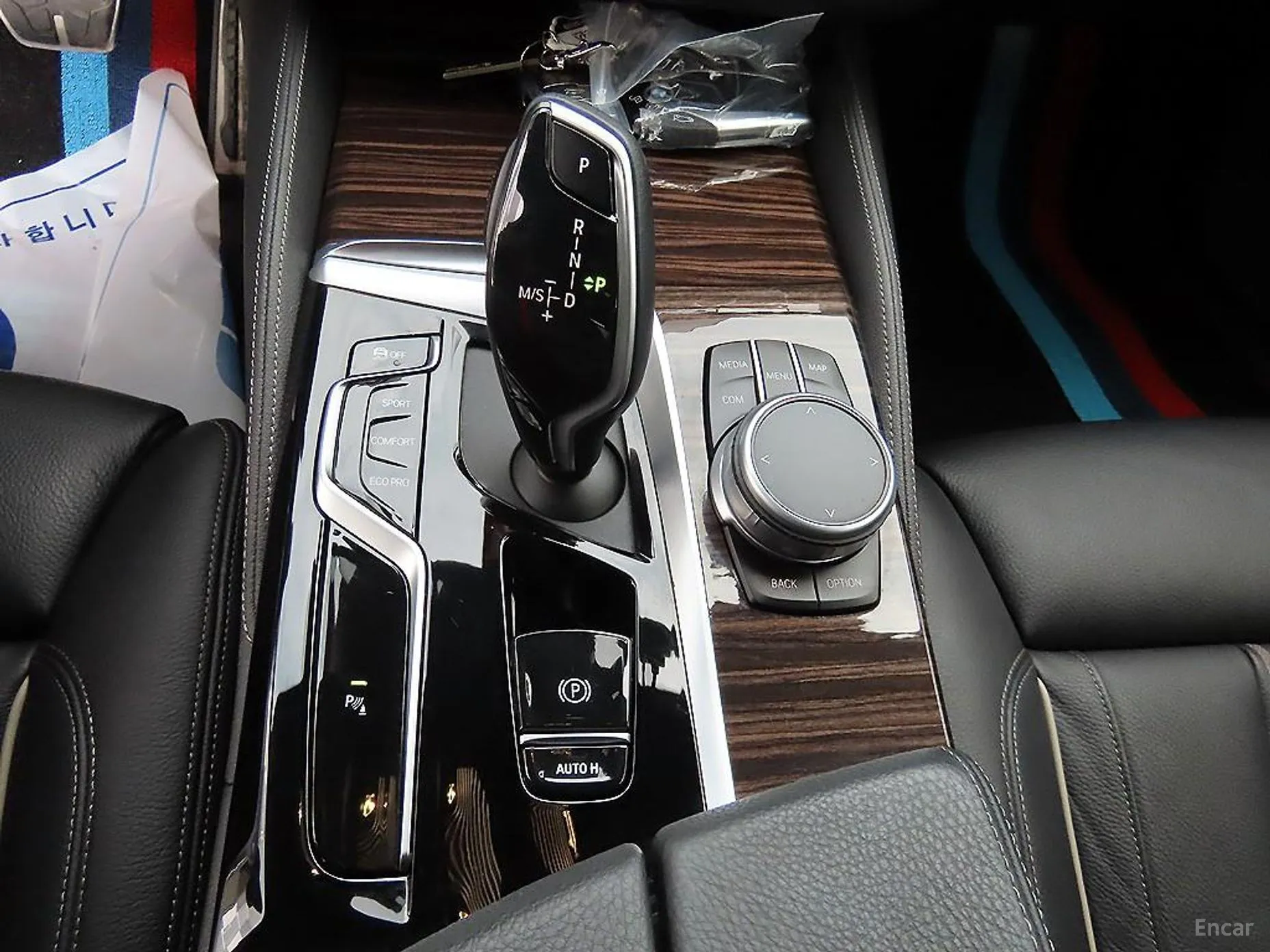 BMW 5 Series (G30) превью 11