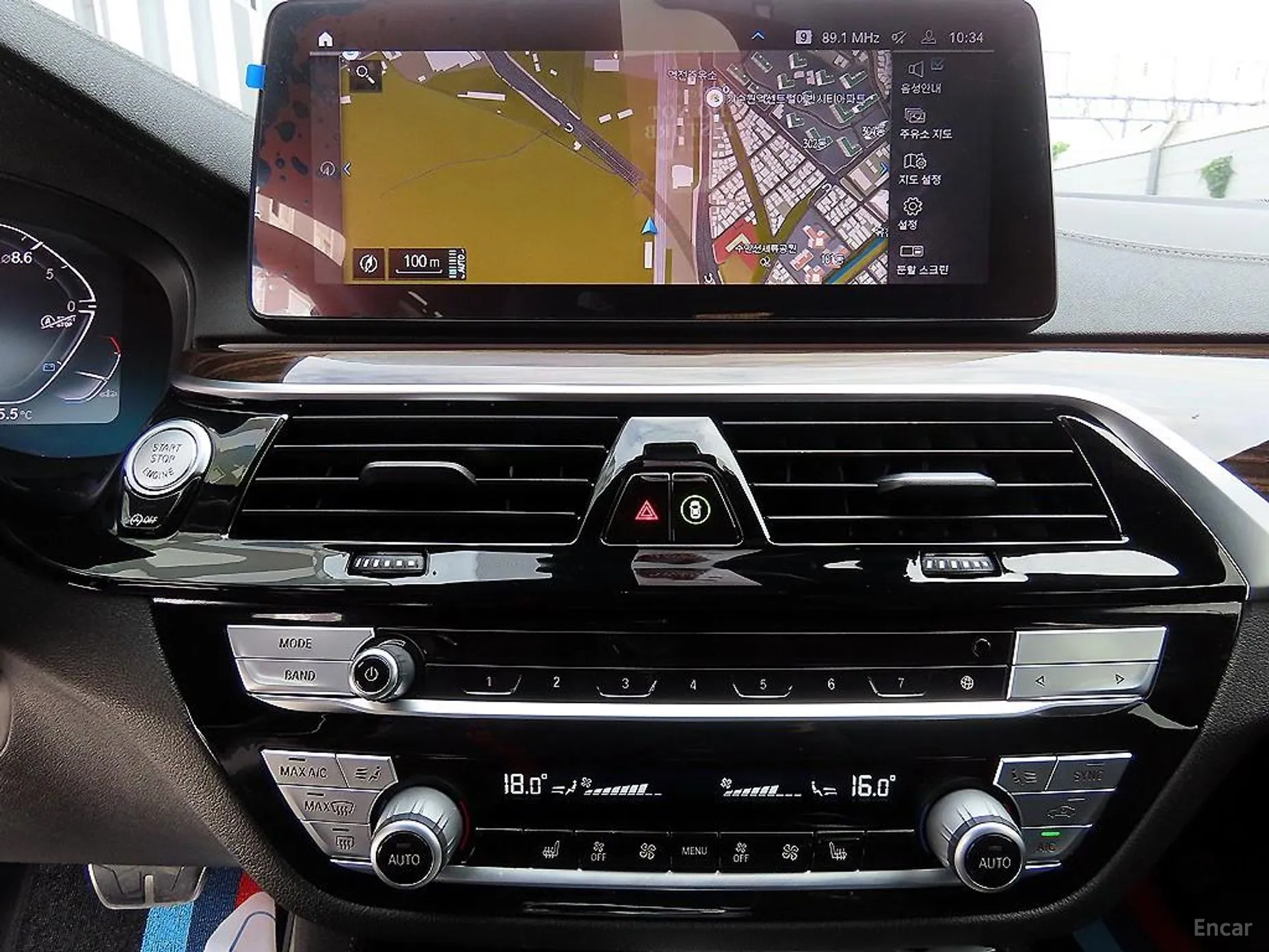 BMW 5 Series (G30) превью 13