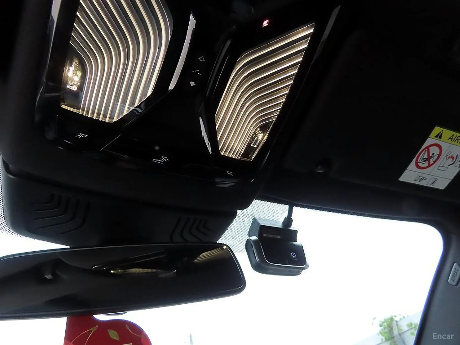 BMW 5 Series (G30) превью 14