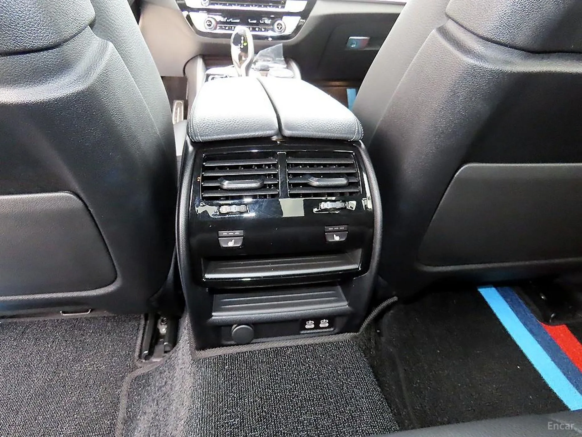 BMW 5 Series (G30) превью 16