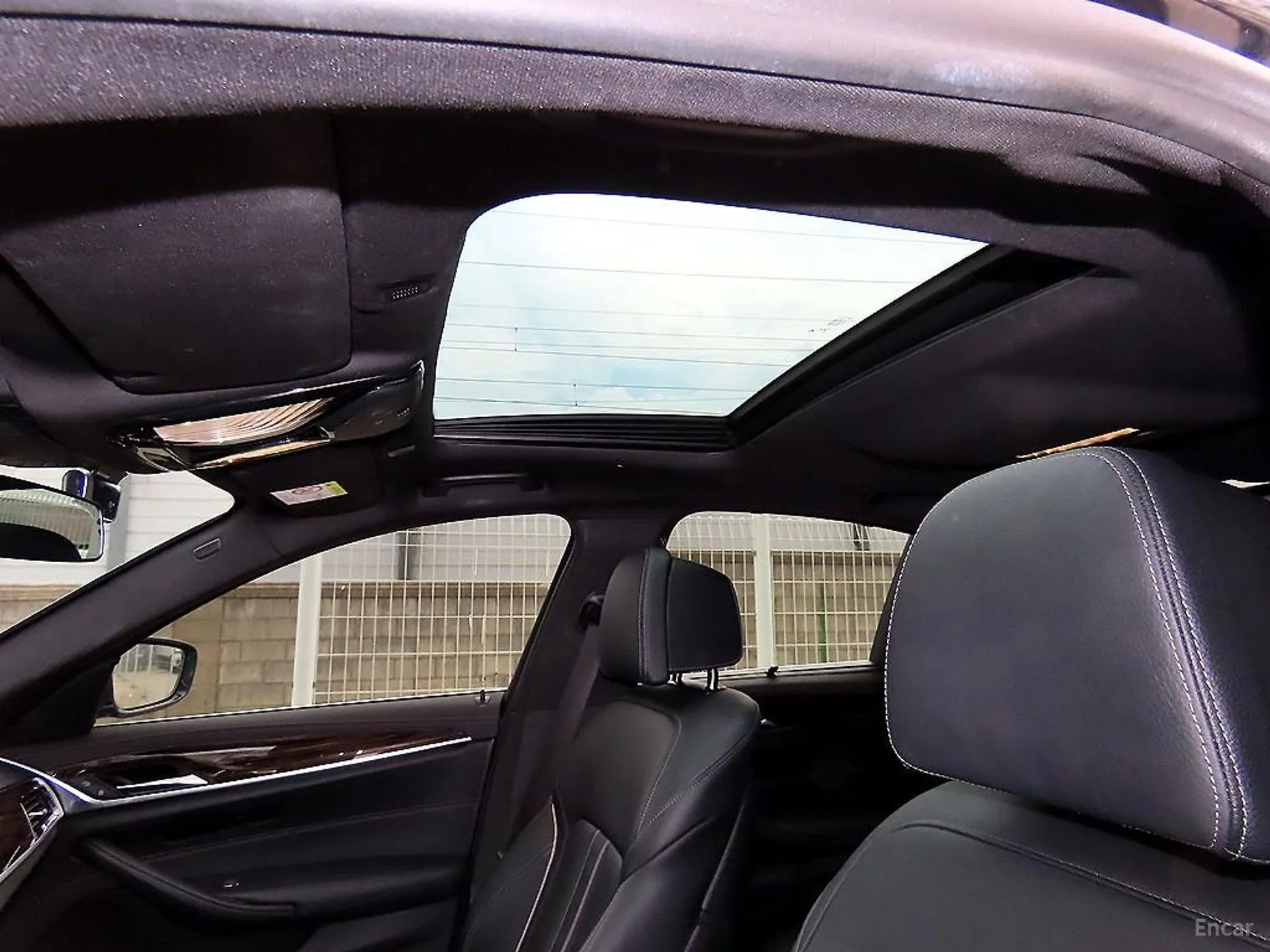 BMW 5 Series (G30) превью 17