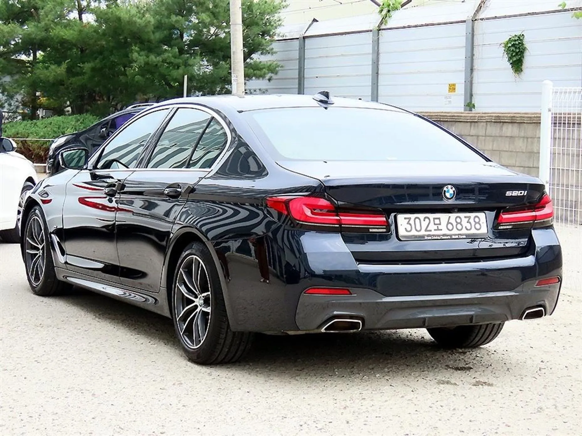 BMW 5 Series (G30) превью 3