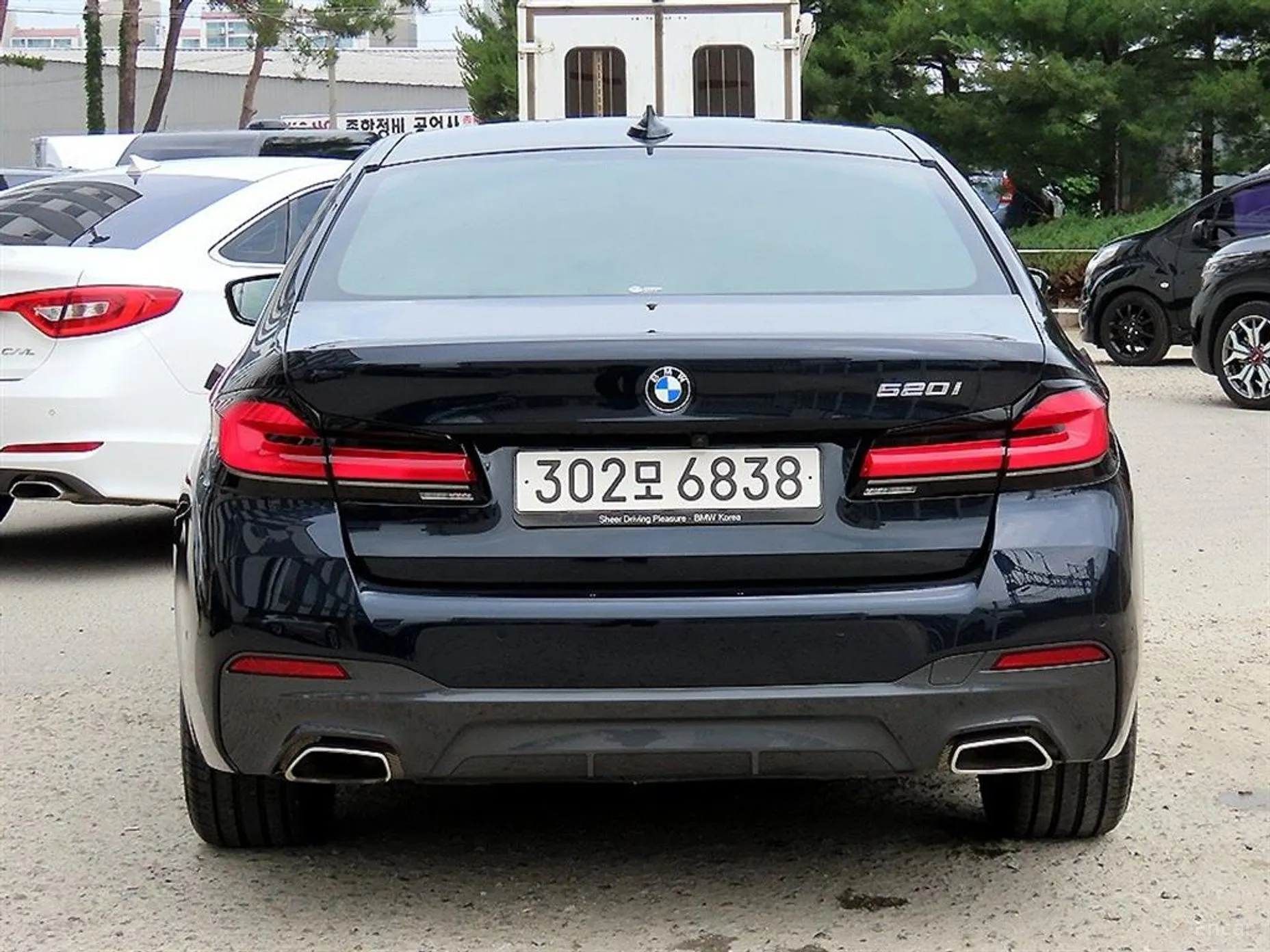 BMW 5 Series (G30) превью 4