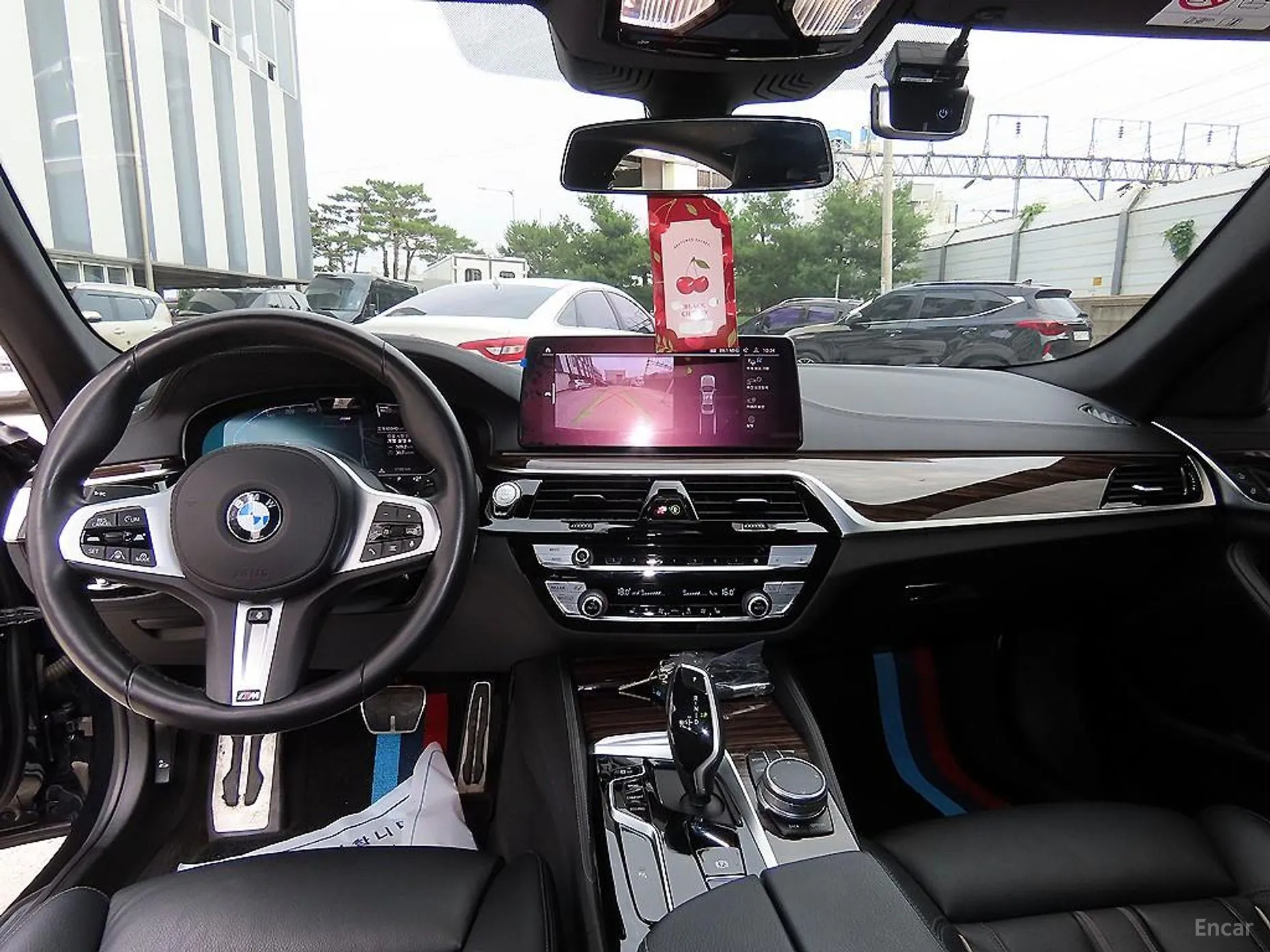 BMW 5 Series (G30) превью 7