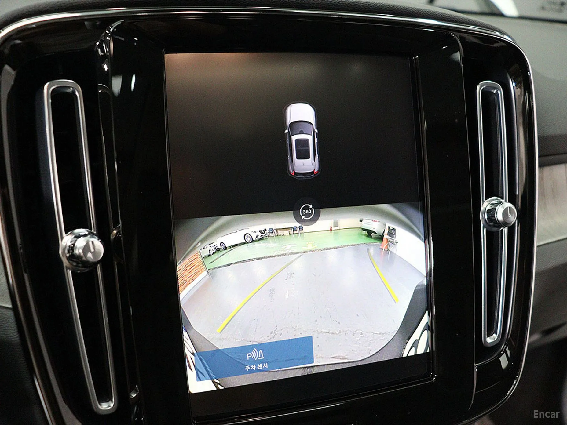 Volvo XC40 превью 5