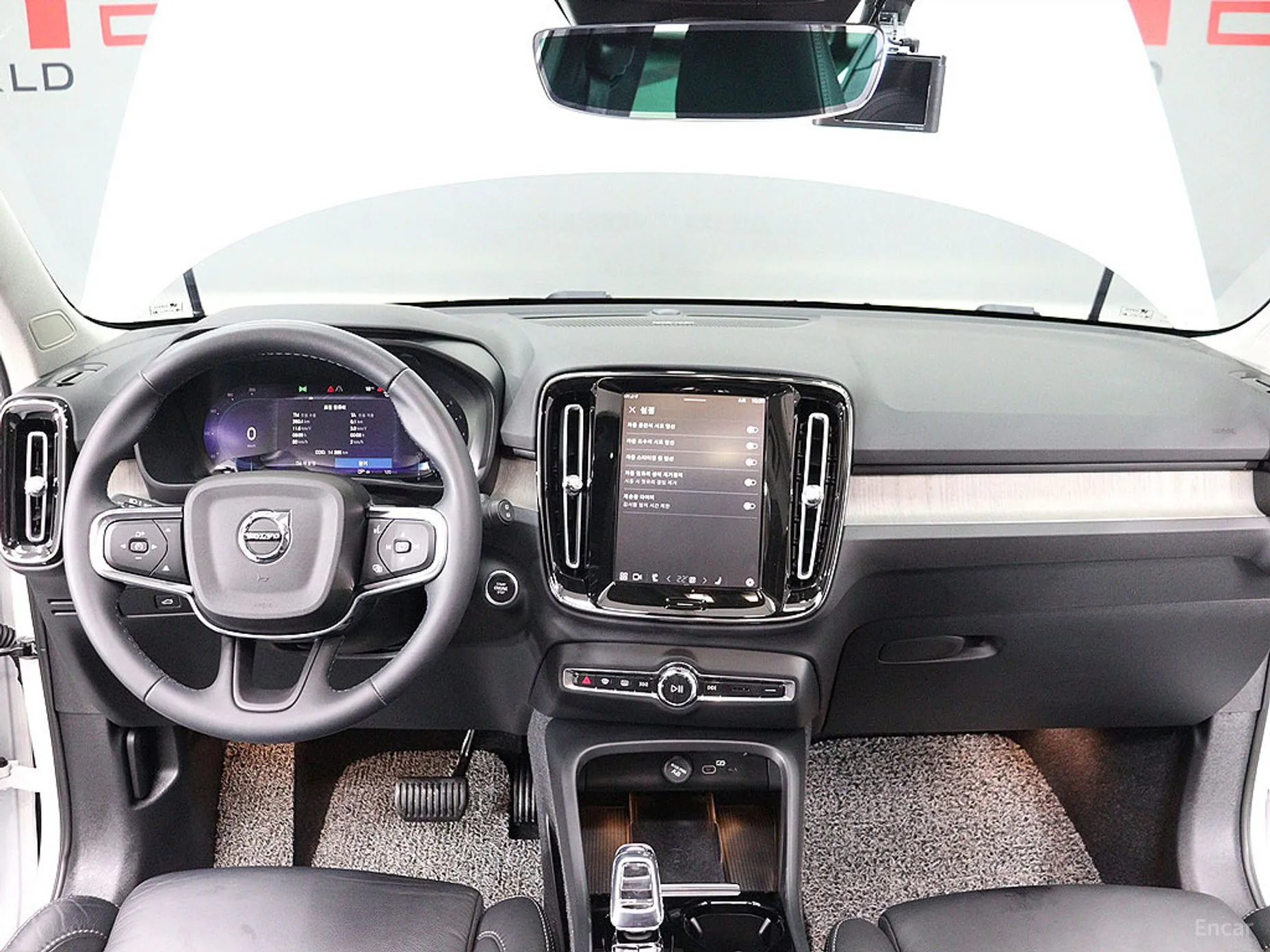 Volvo XC40 превью 8