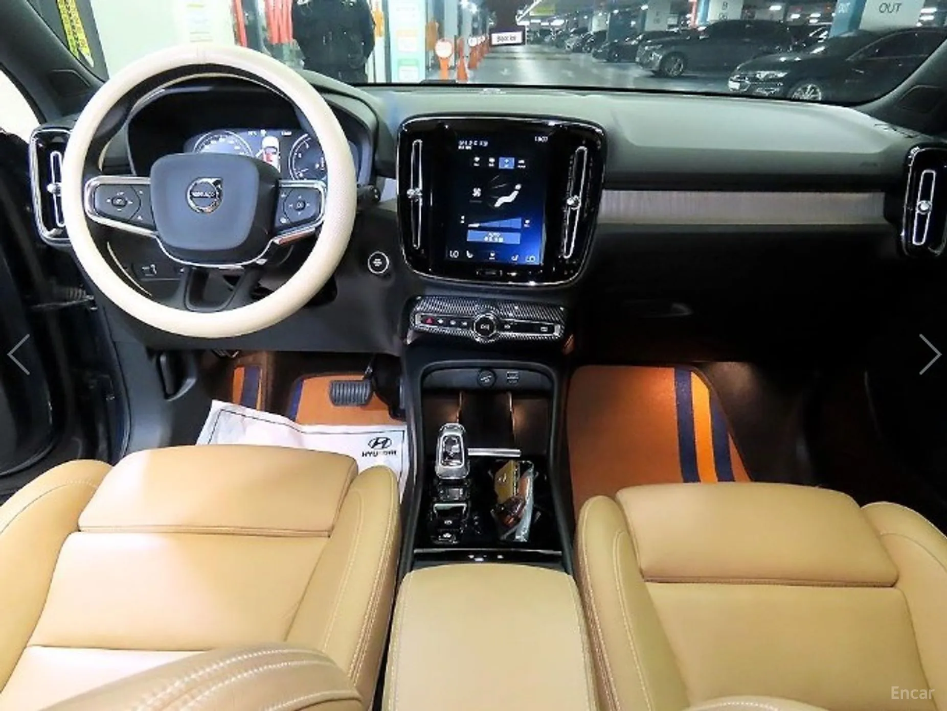 Volvo XC40 превью 10