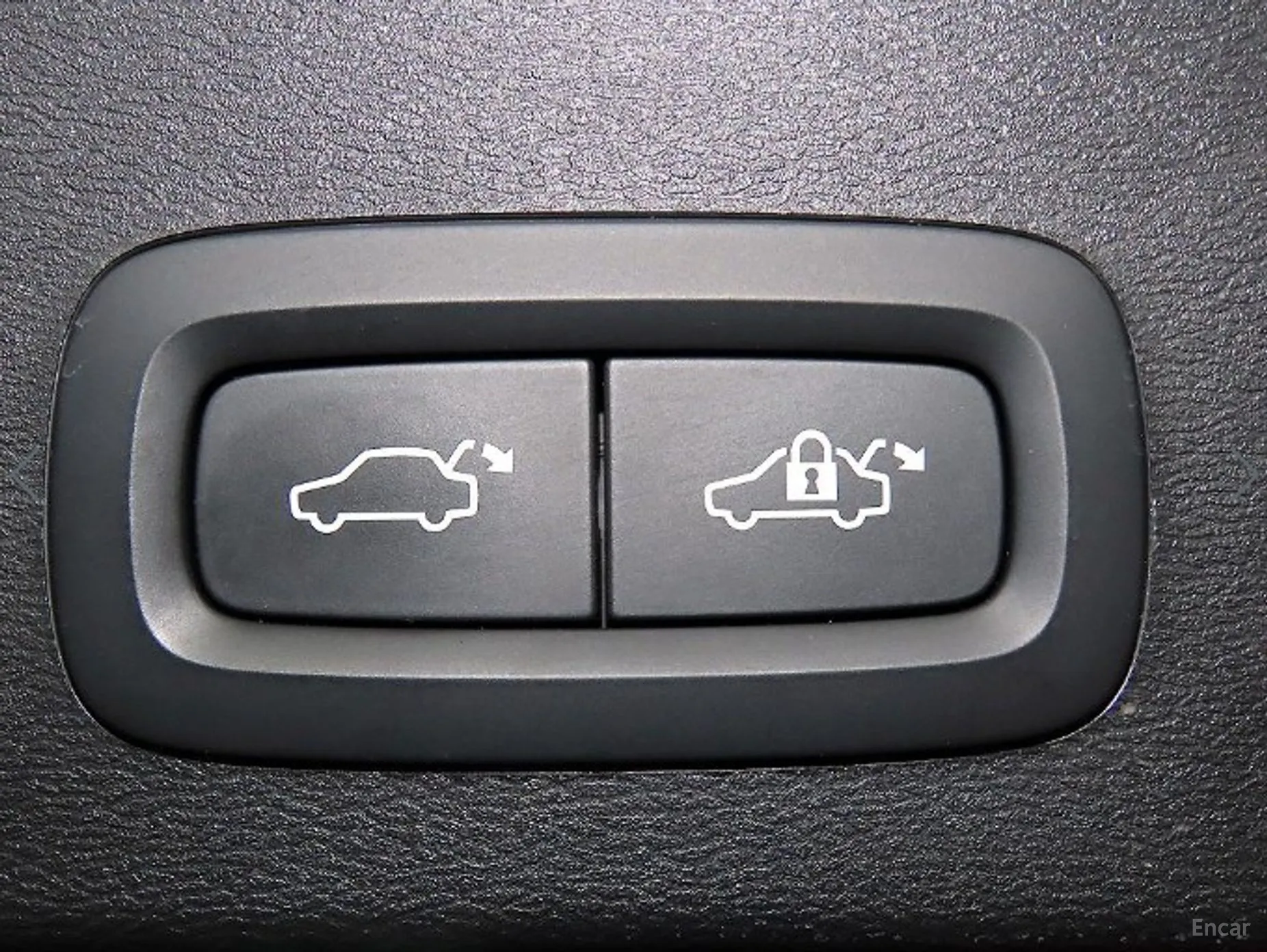 Volvo XC40 превью 16