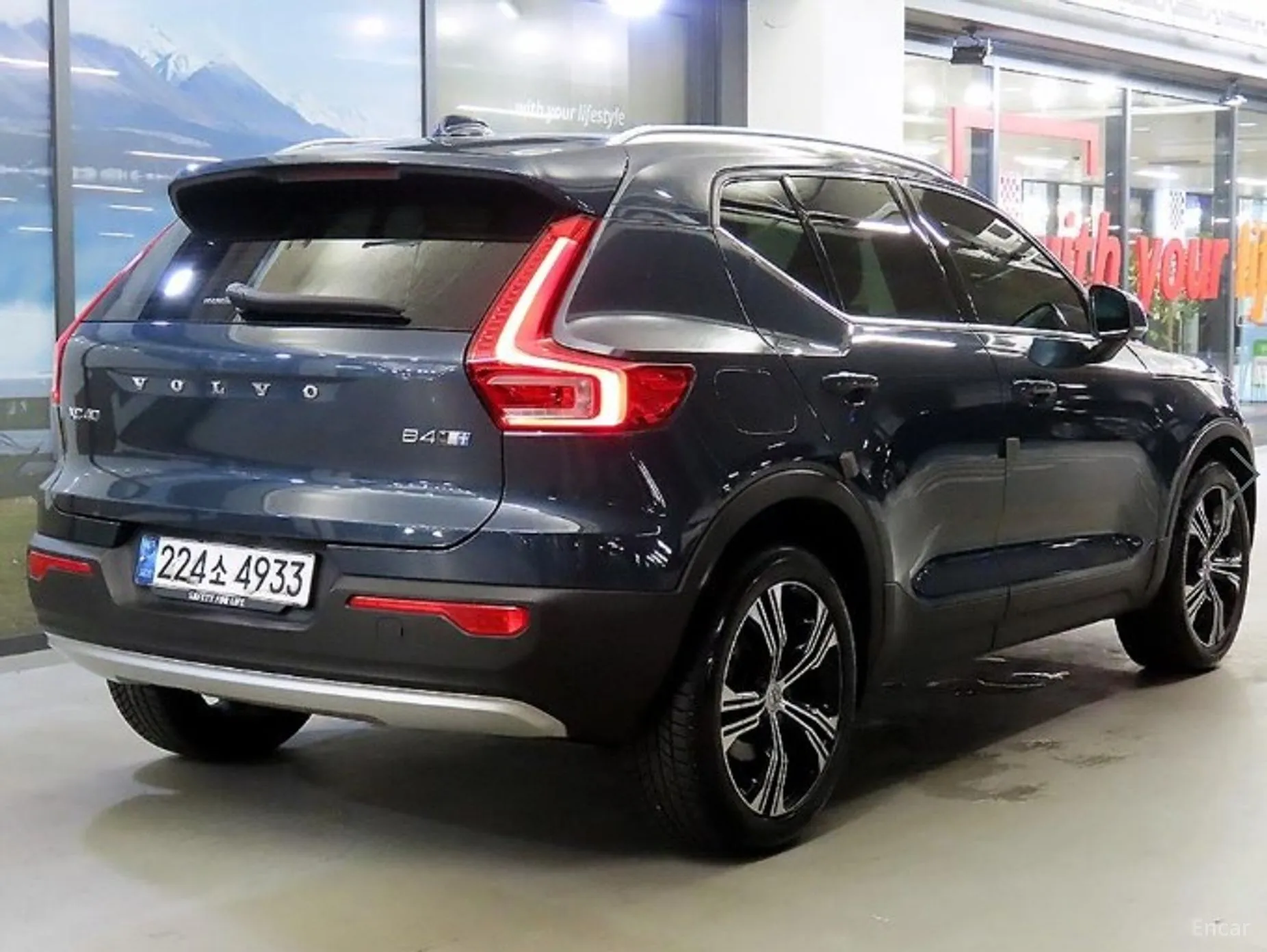 Volvo XC40 превью 4