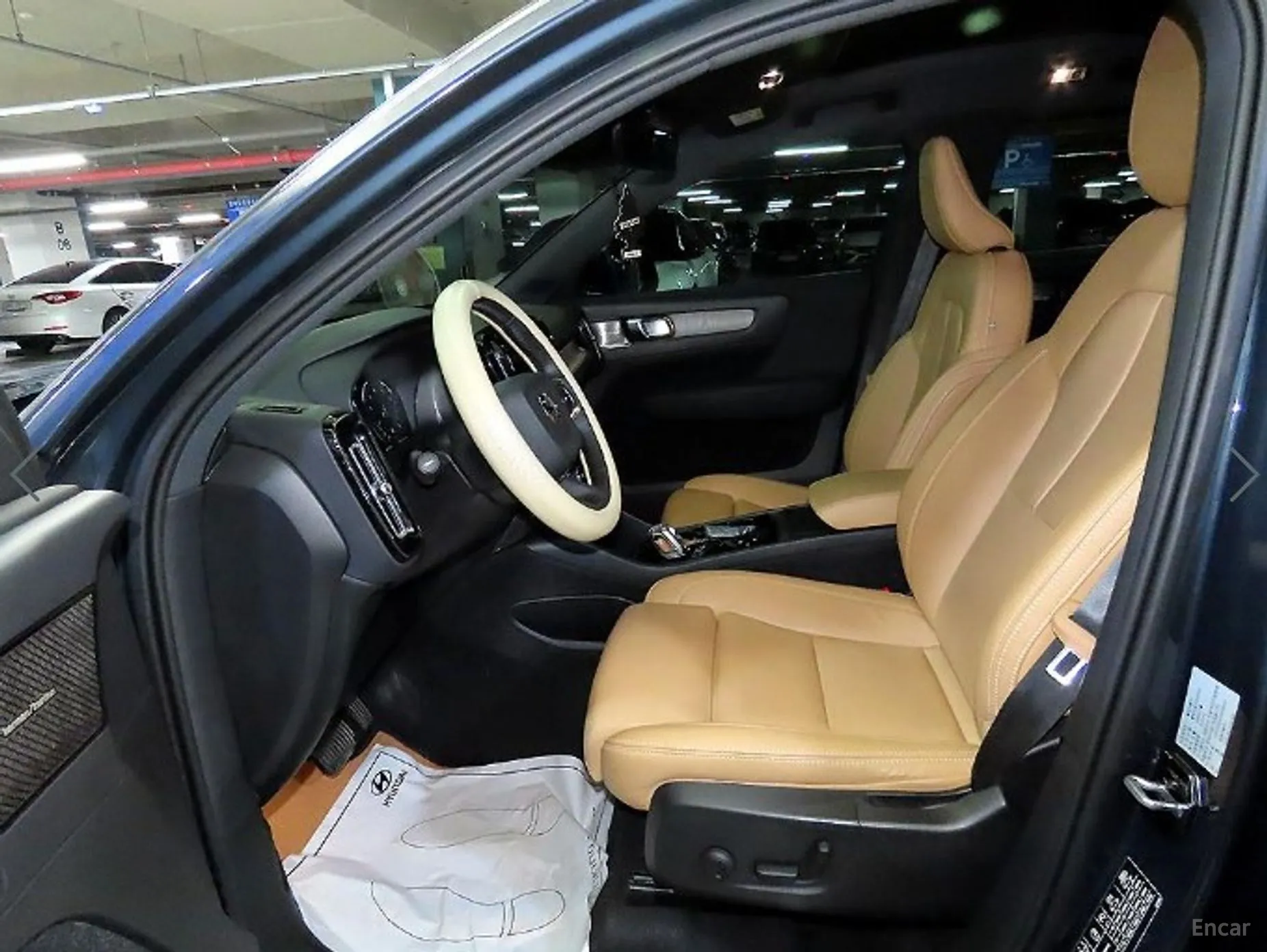 Volvo XC40 превью 6