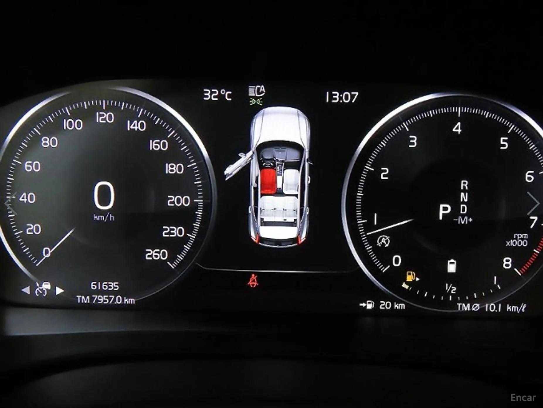 Volvo XC40 превью 9