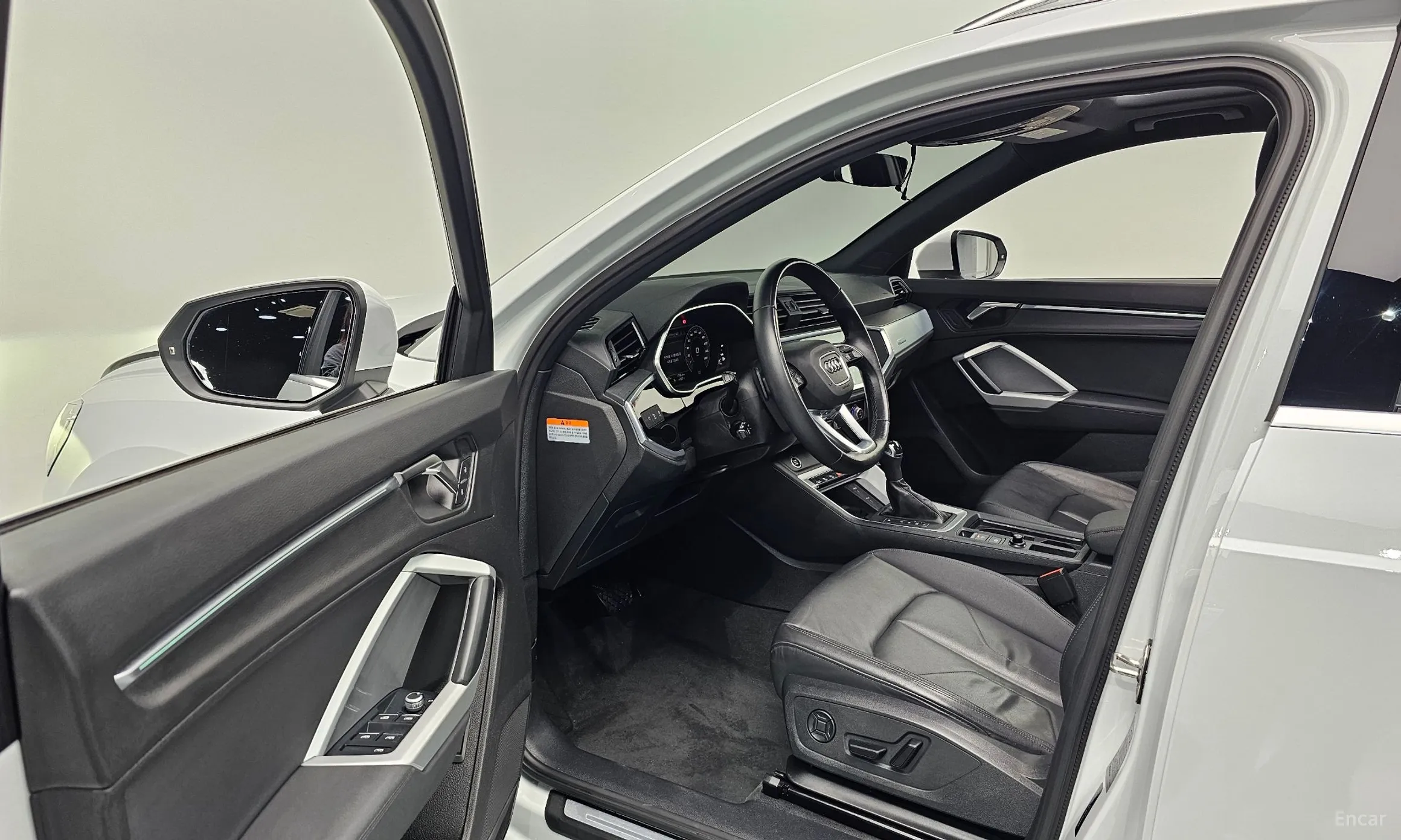Audi Q3 (F3) превью 10