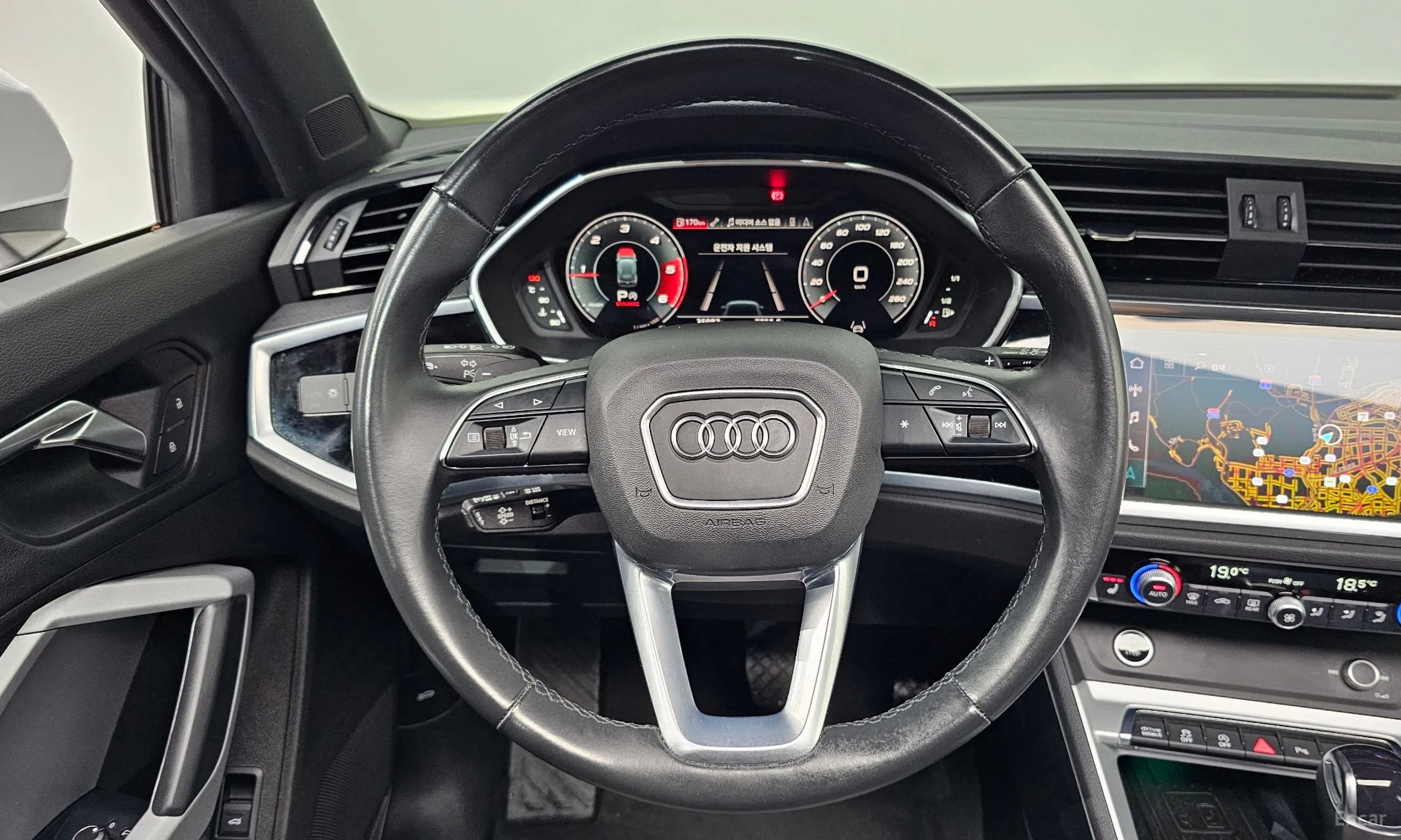 Audi Q3 (F3) превью 13