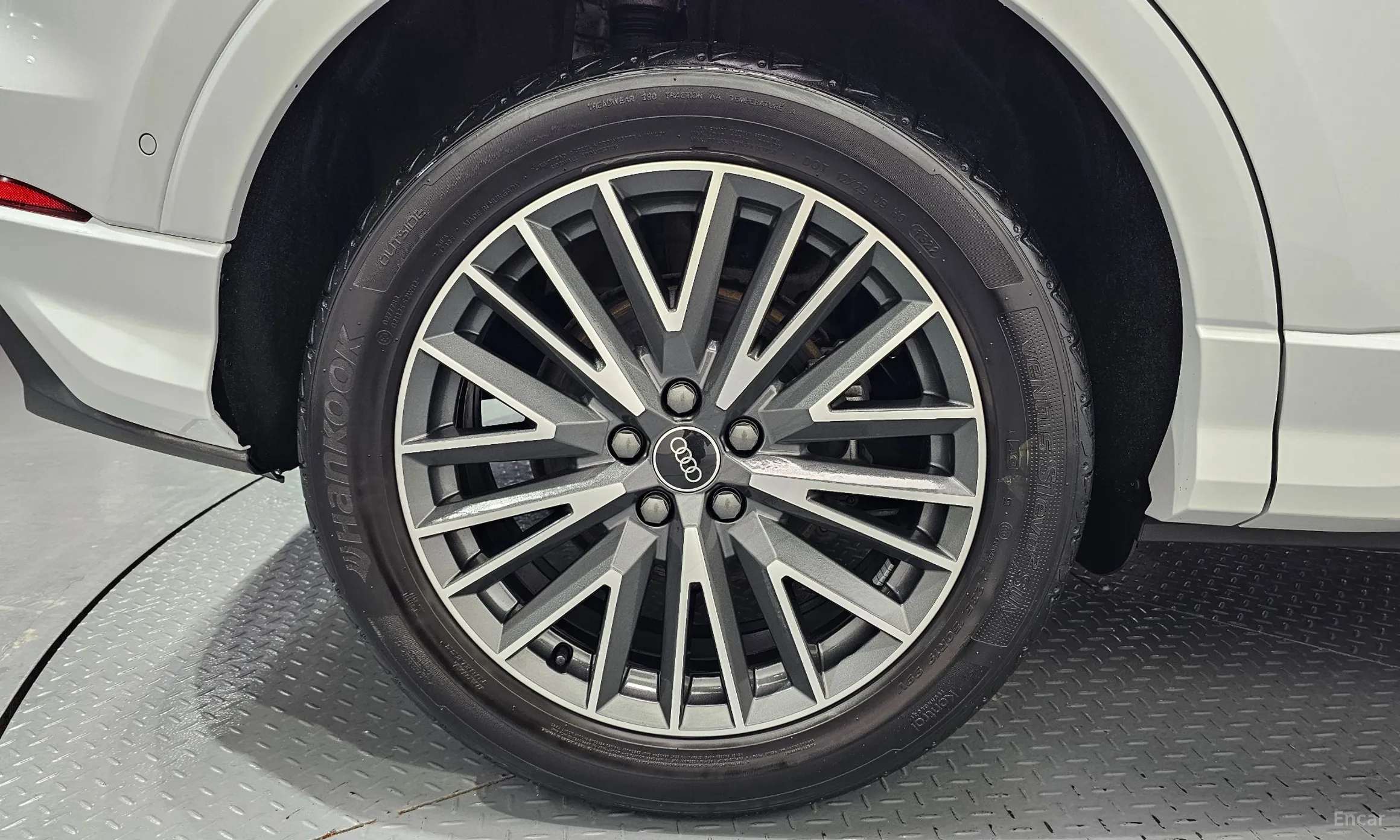 Audi Q3 (F3) превью 5