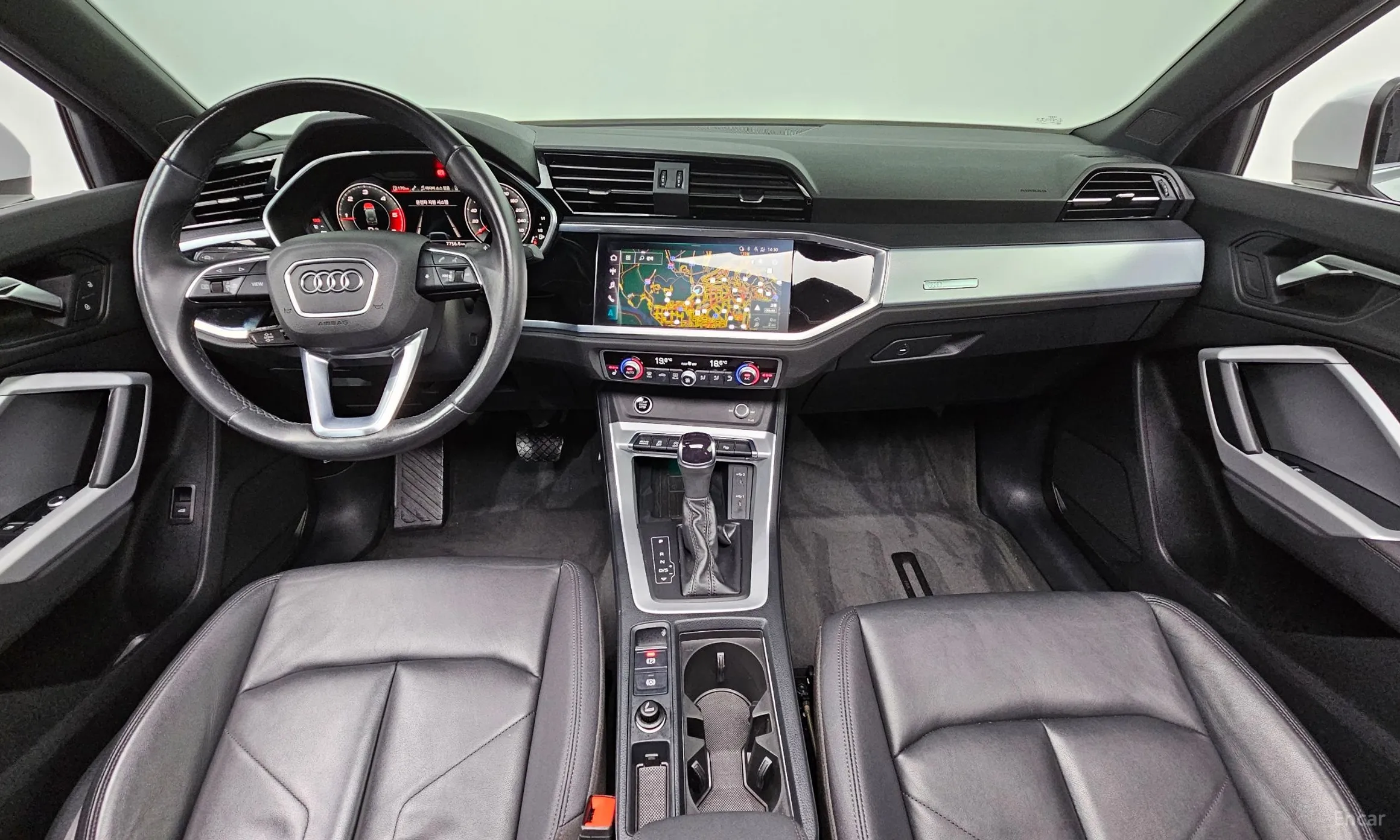 Audi Q3 (F3) превью 7