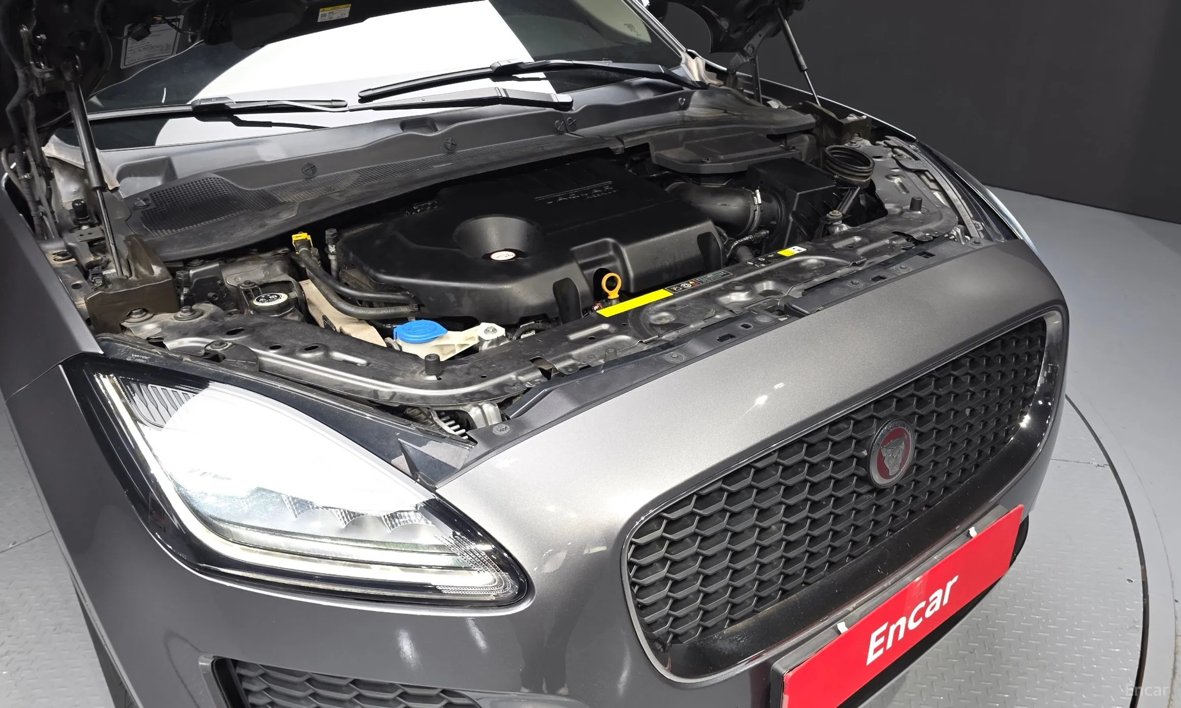 Jaguar E-PACE превью 6