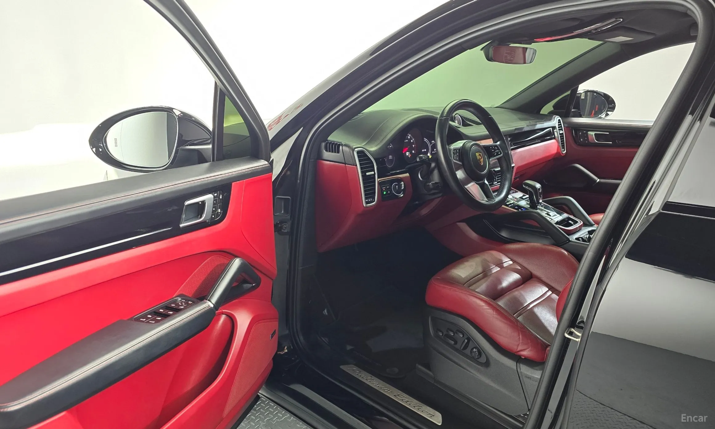 Porsche Cayenne (PO536) превью 10