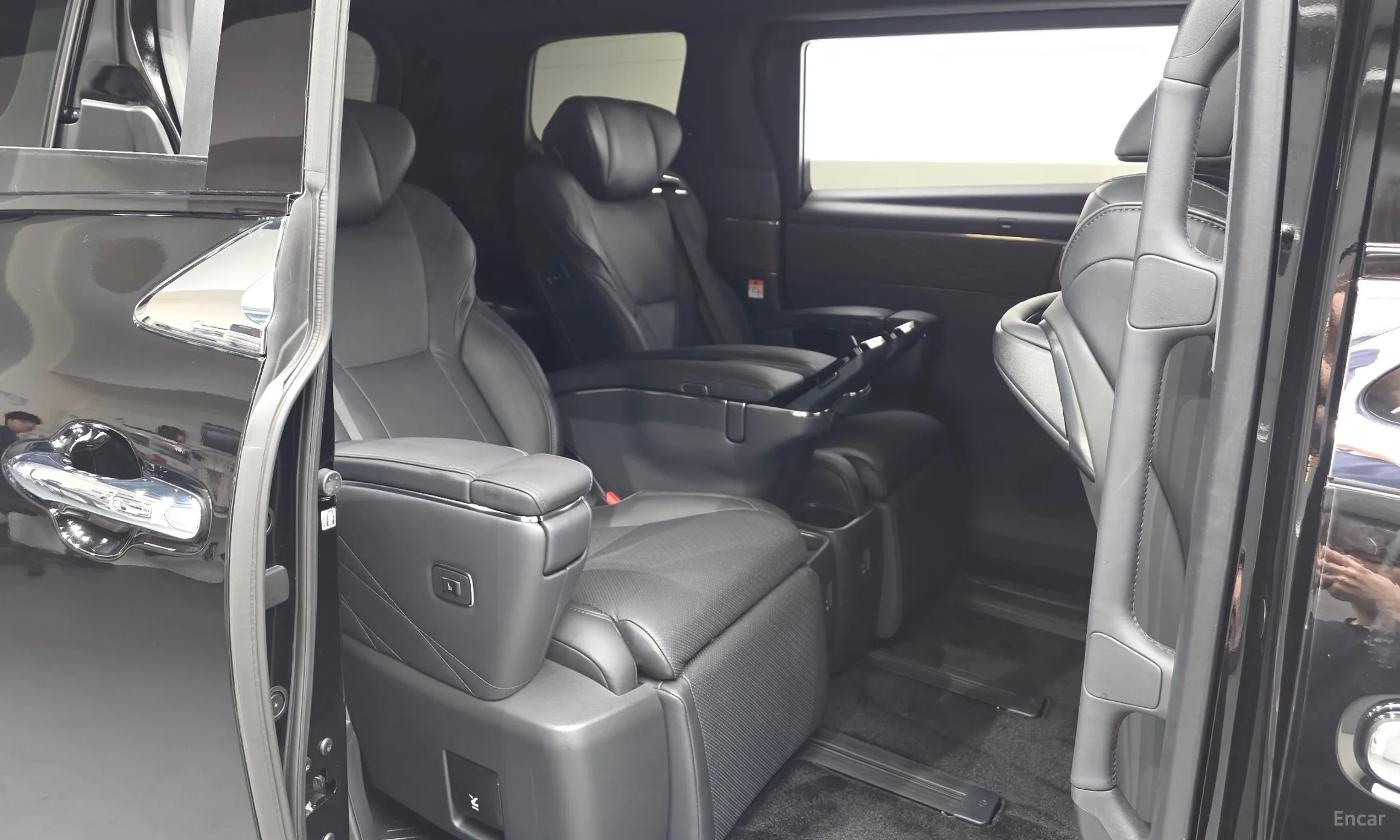 Toyota Alphard 4th Generation превью 11