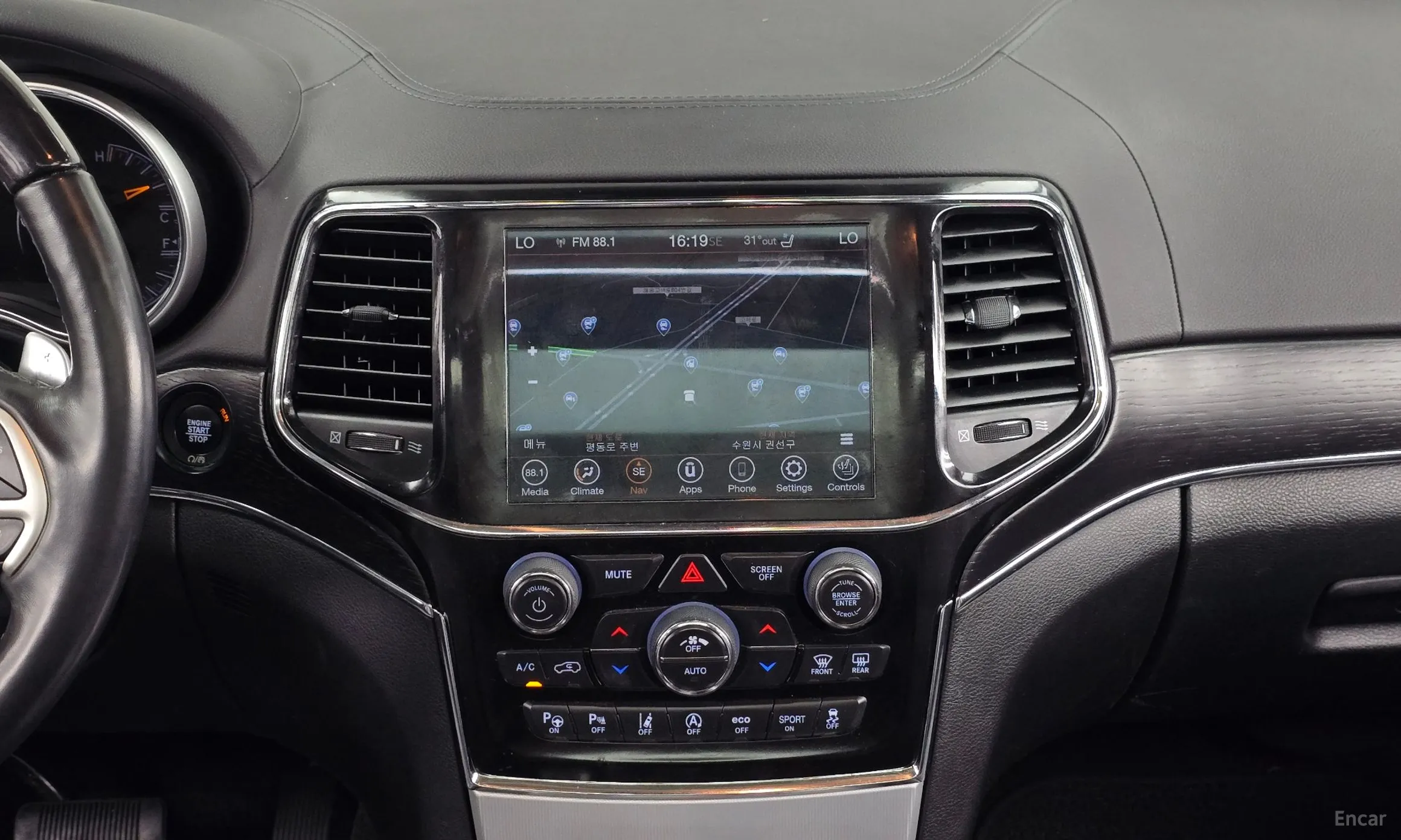 Jeep Grand Cherokee превью 12