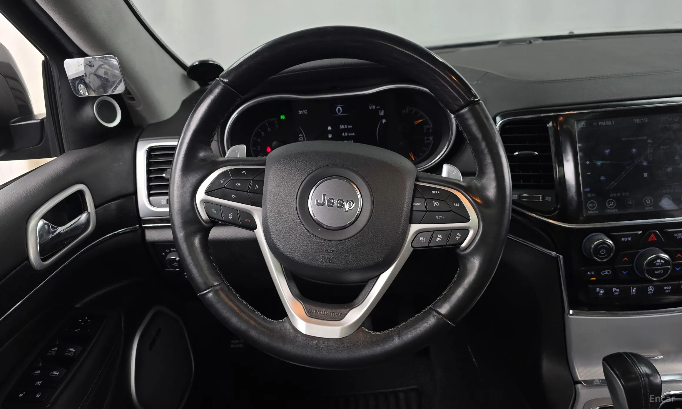 Jeep Grand Cherokee превью 13