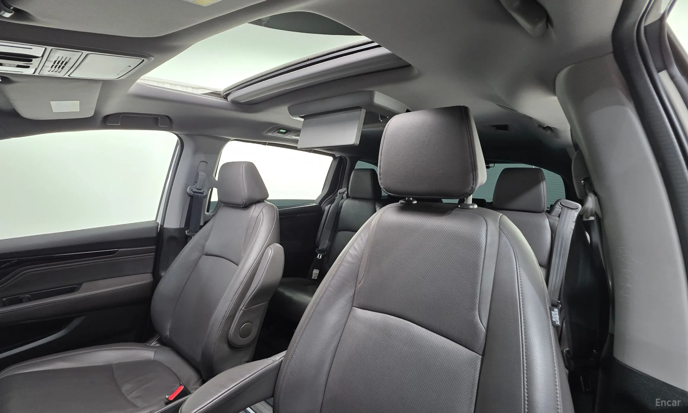Honda Odyssey превью 11