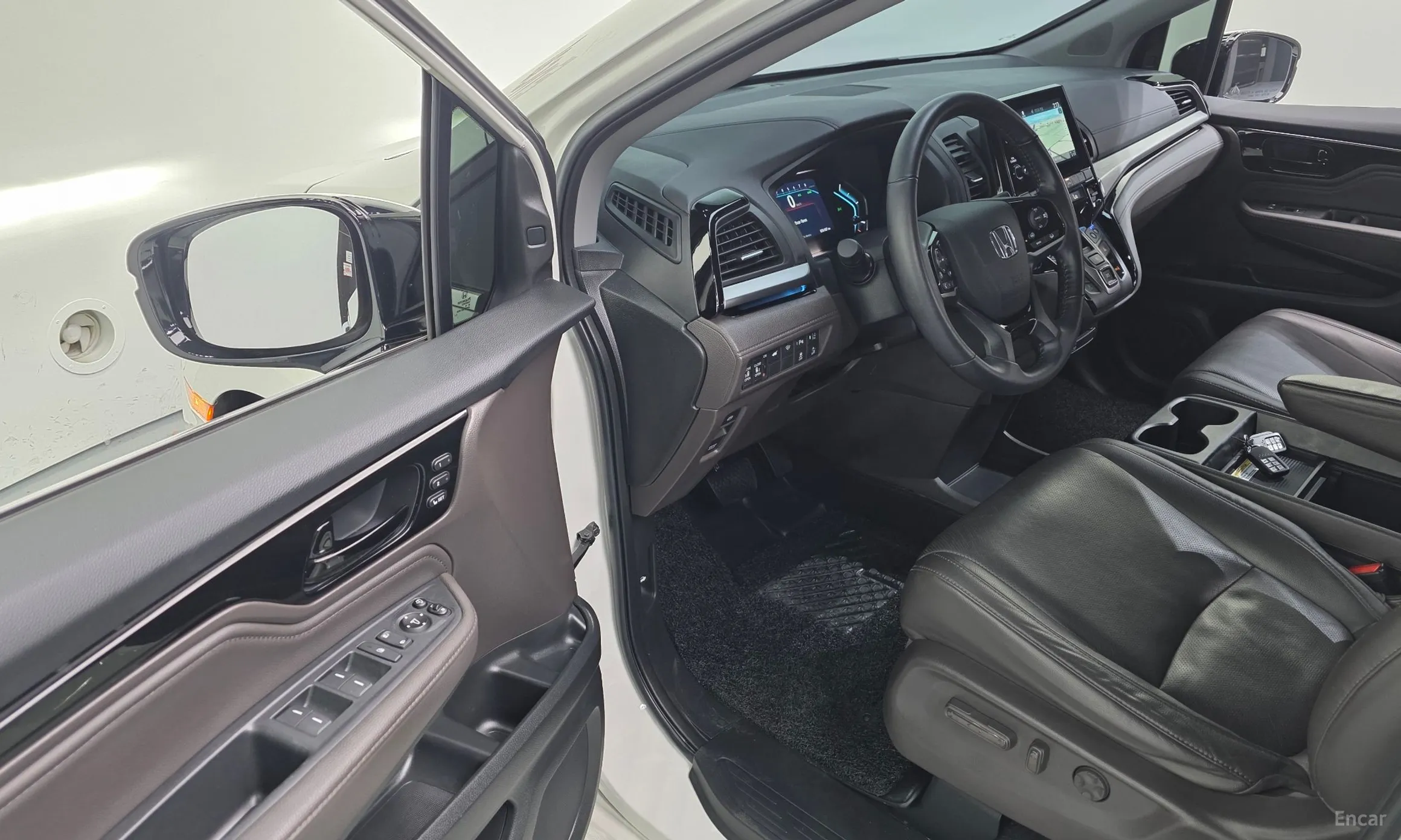 Honda Odyssey превью 12