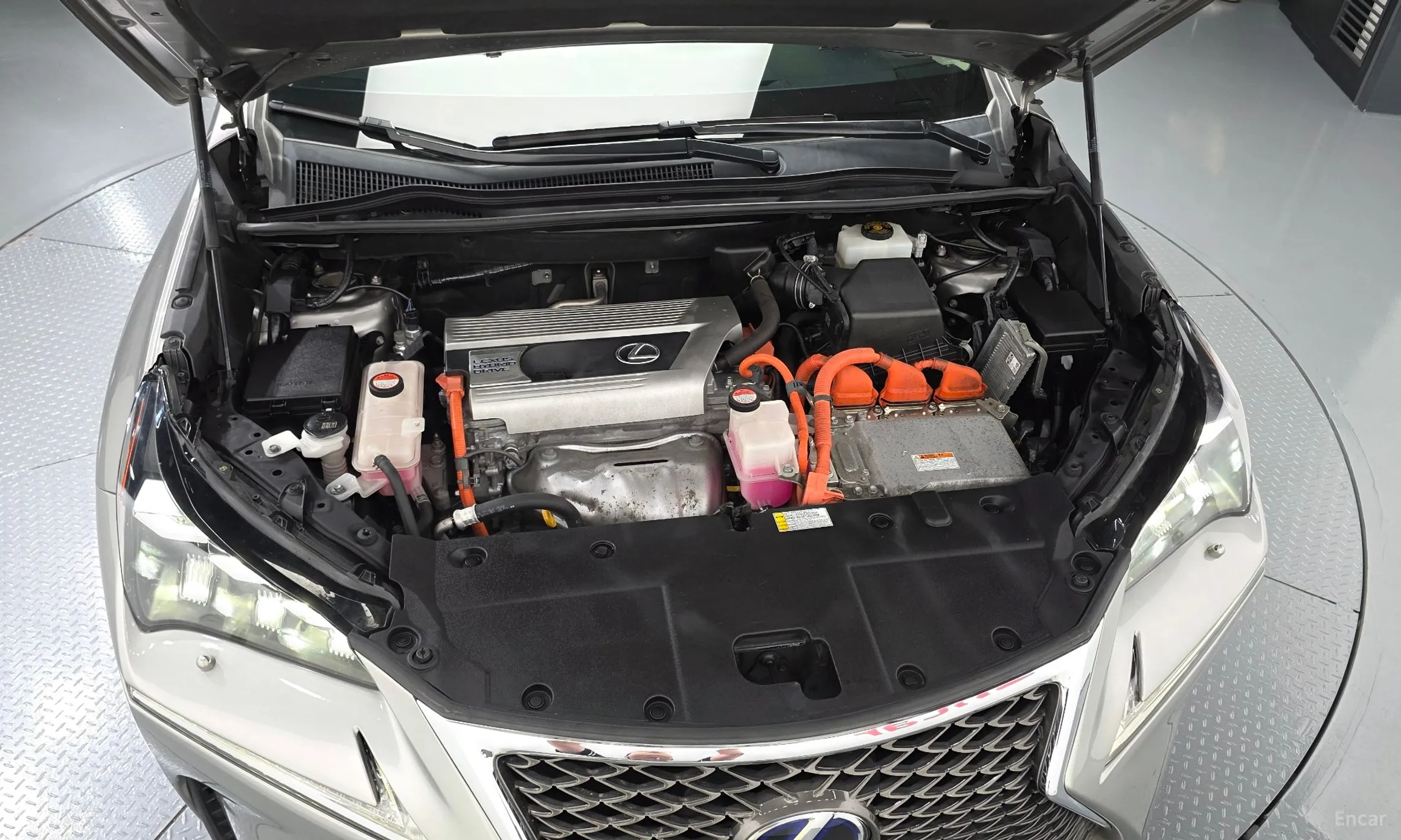 Lexus NX300h превью 6