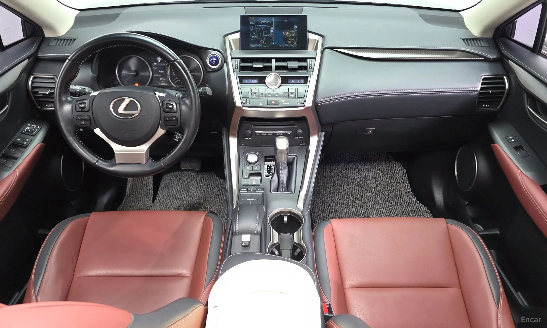 Lexus NX300h превью 7