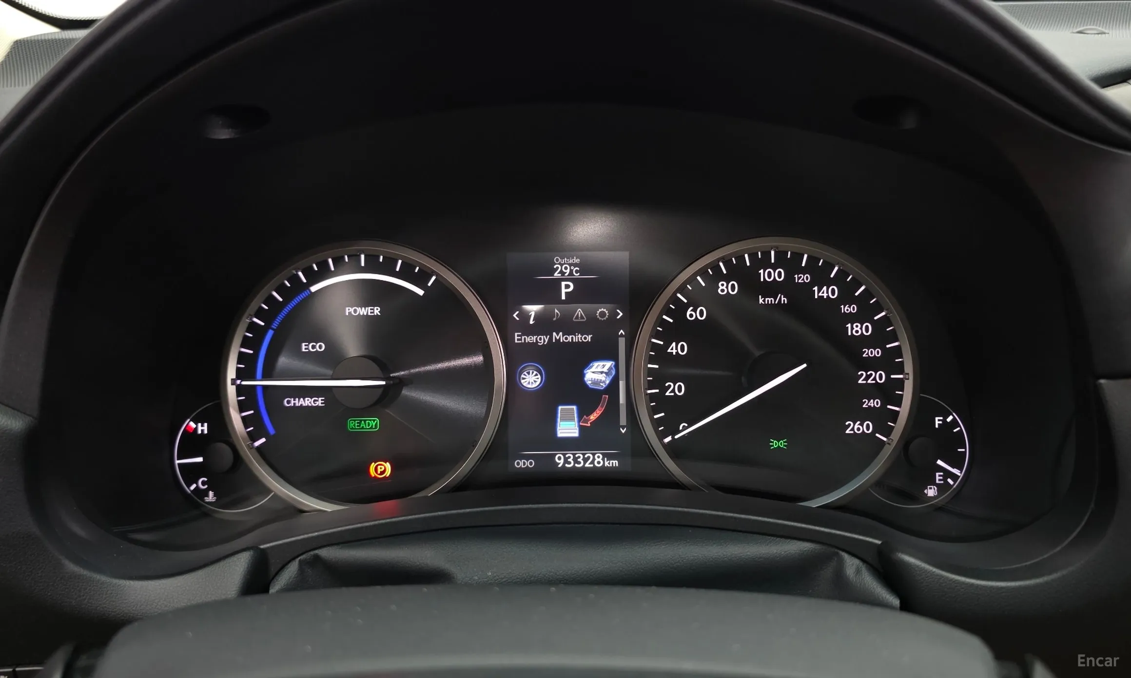 Lexus NX300h превью 8