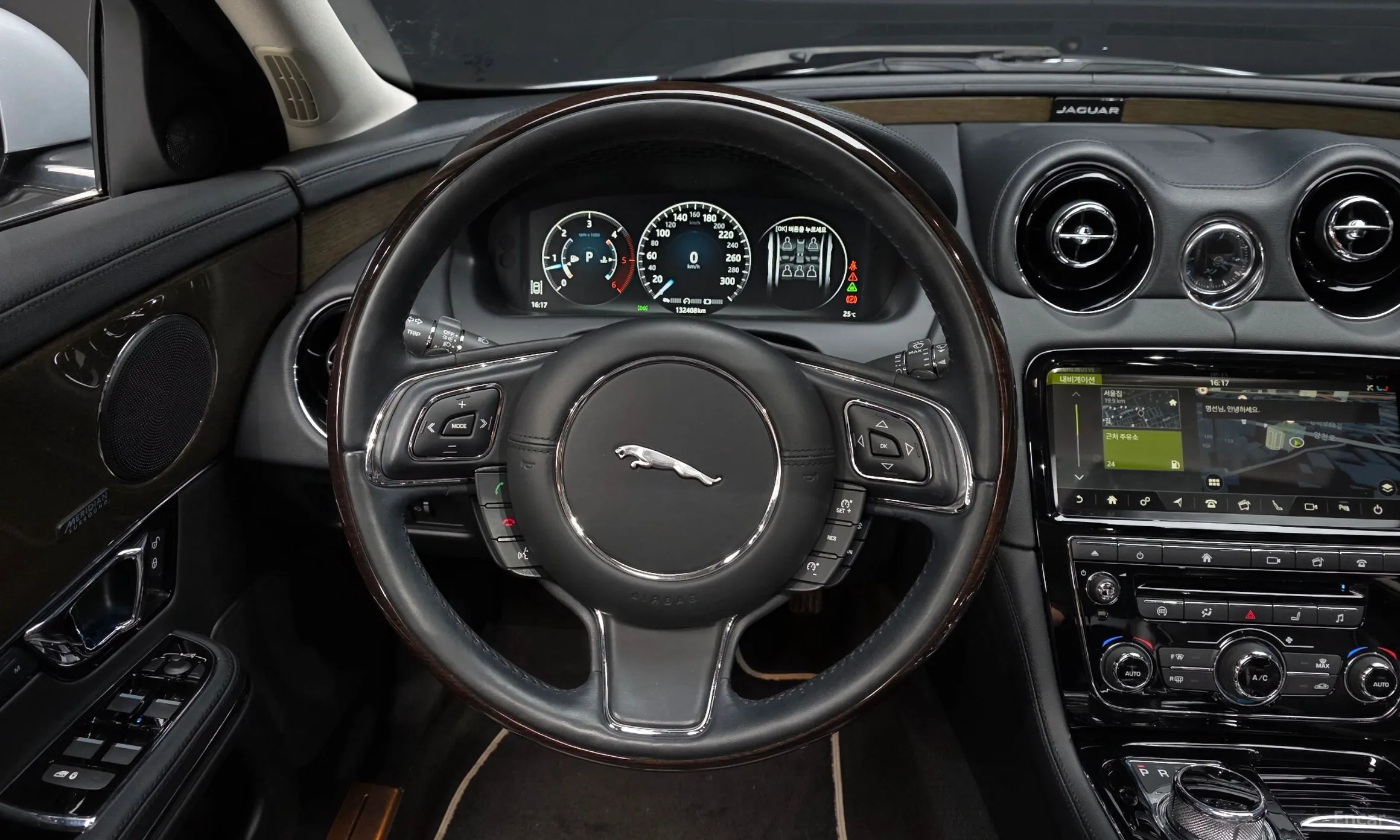Jaguar All New XJ превью 13