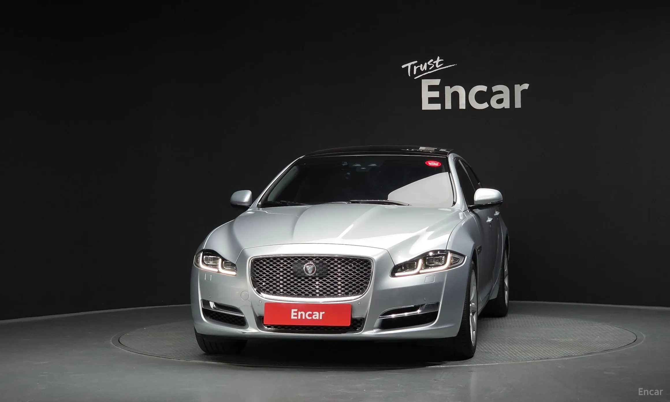 Jaguar All New XJ превью 3
