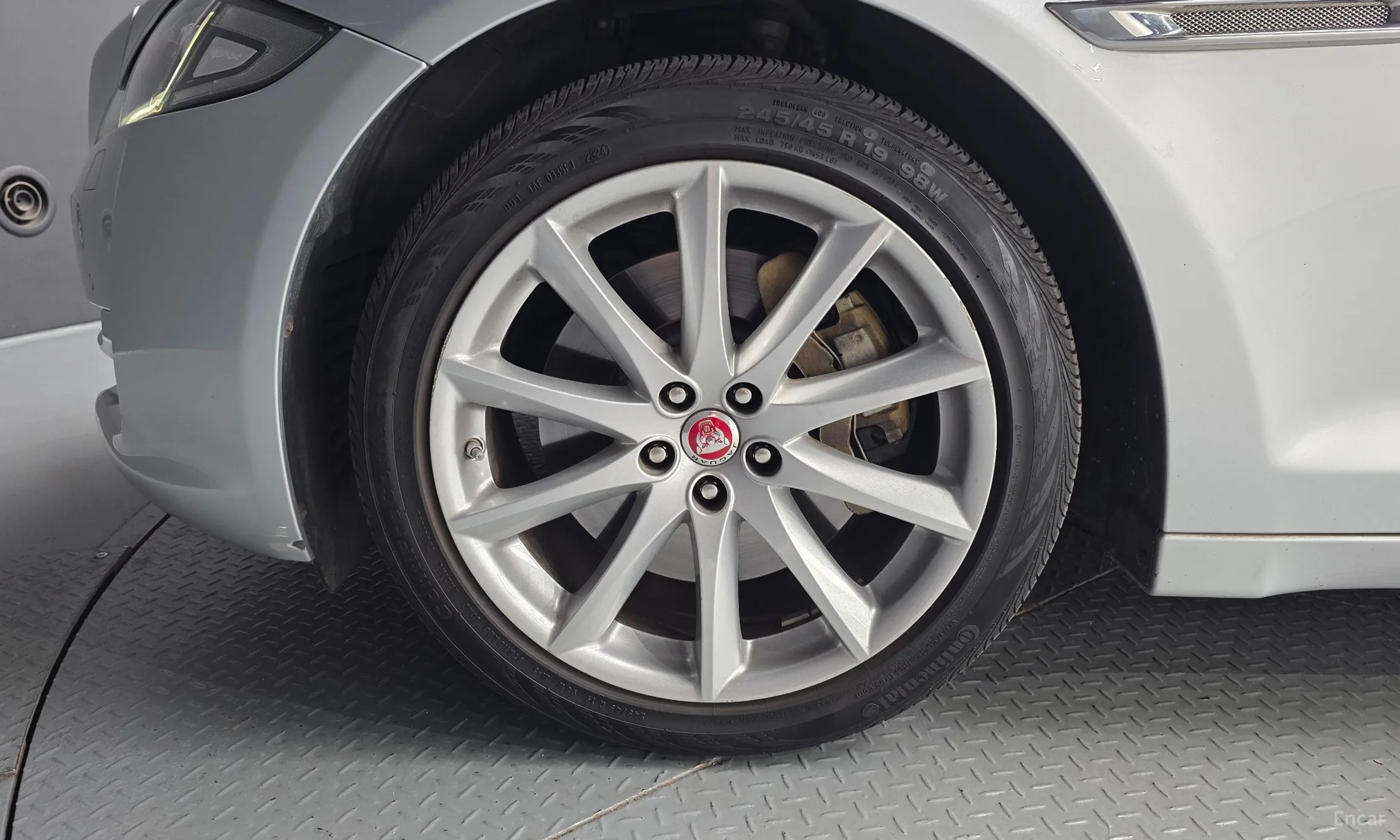 Jaguar All New XJ превью 5