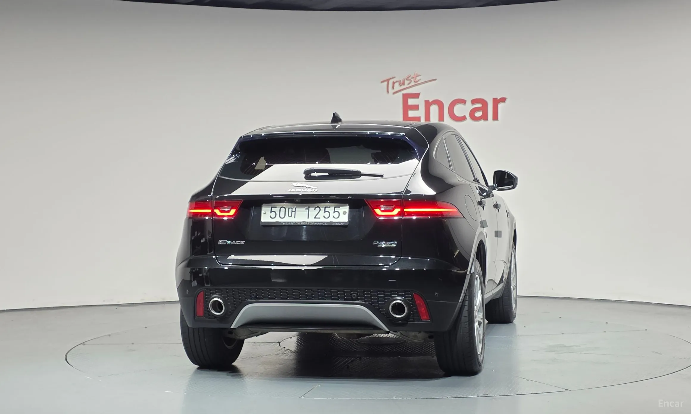 Jaguar E-PACE превью 4