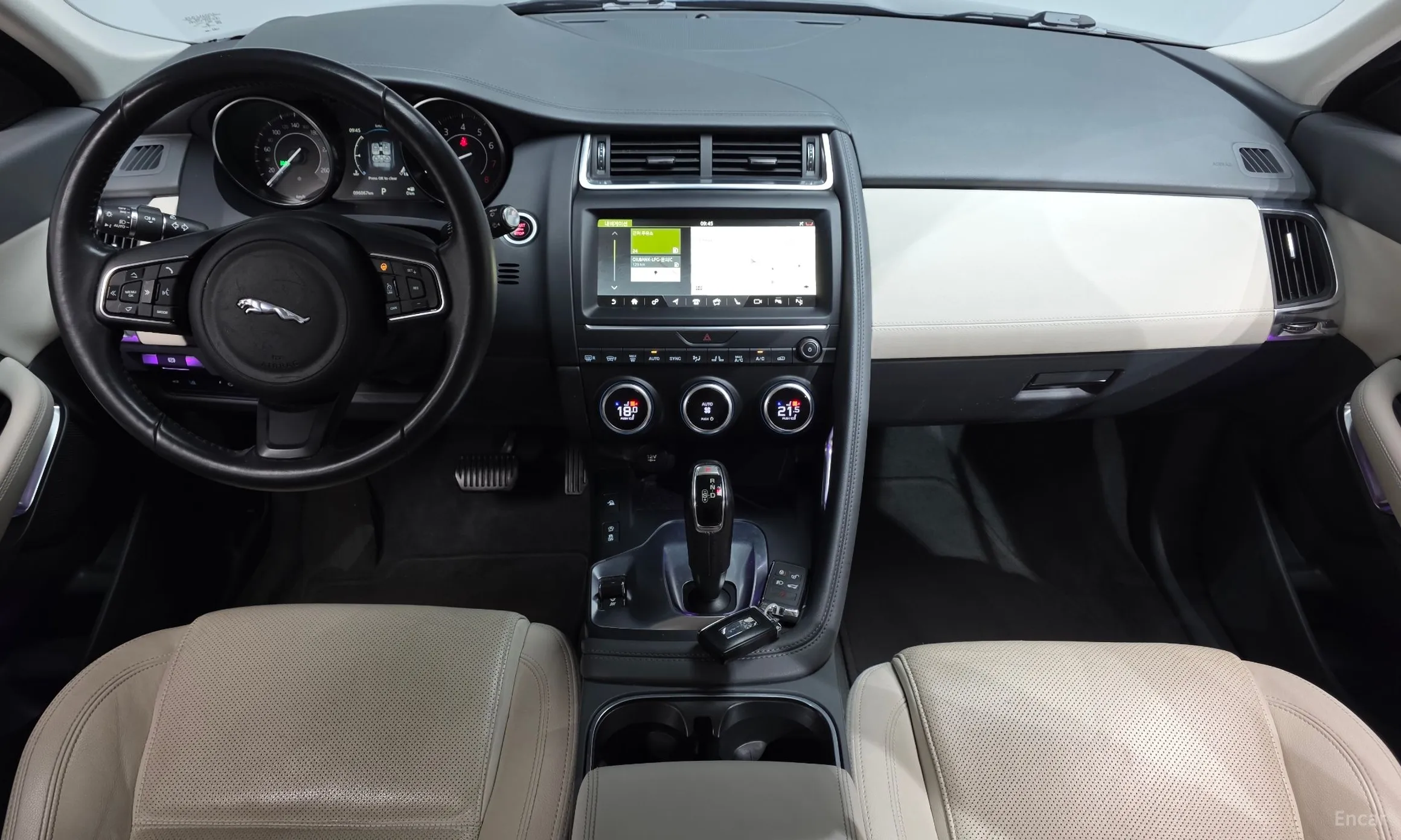 Jaguar E-PACE превью 7