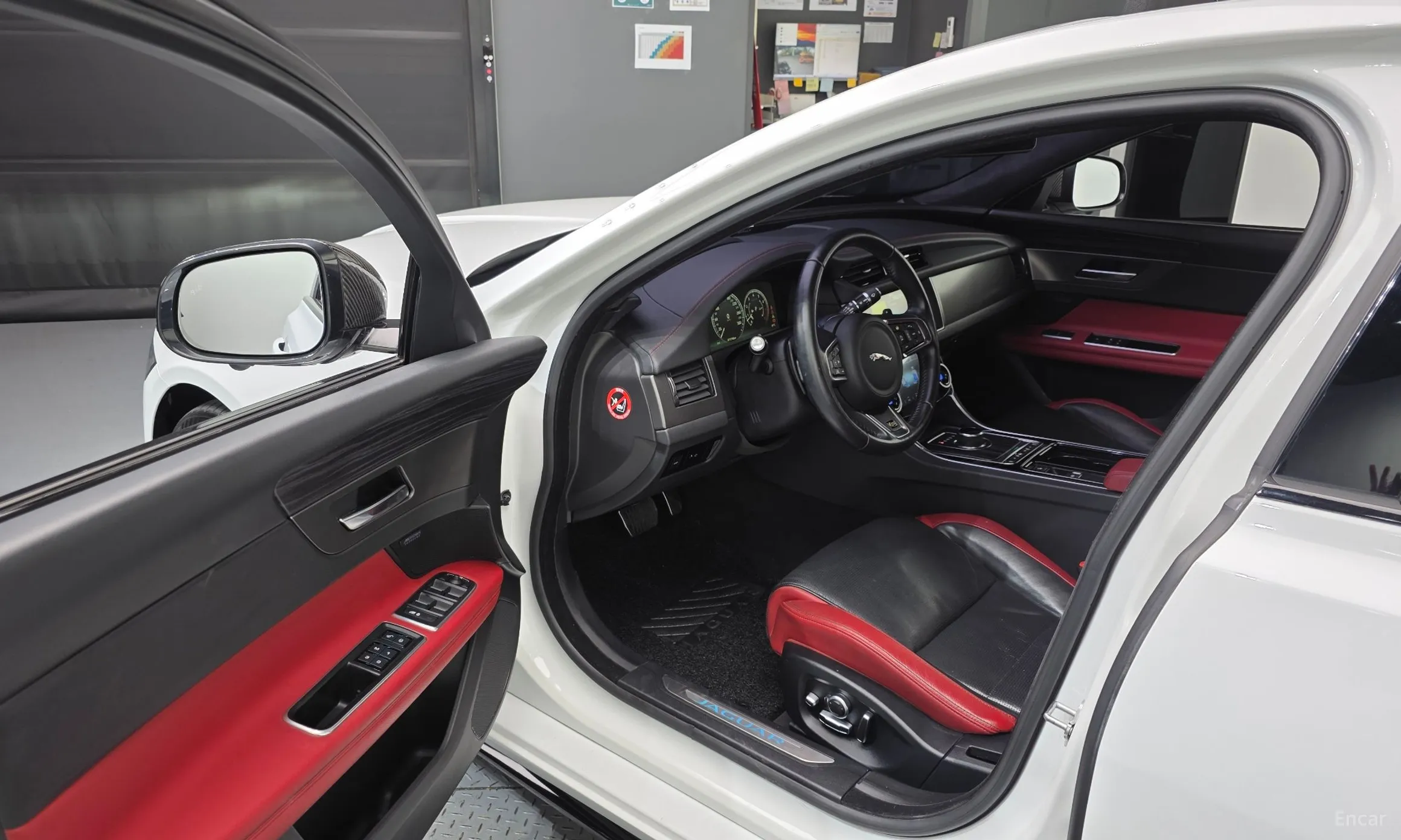 Jaguar XF (x260) превью 10