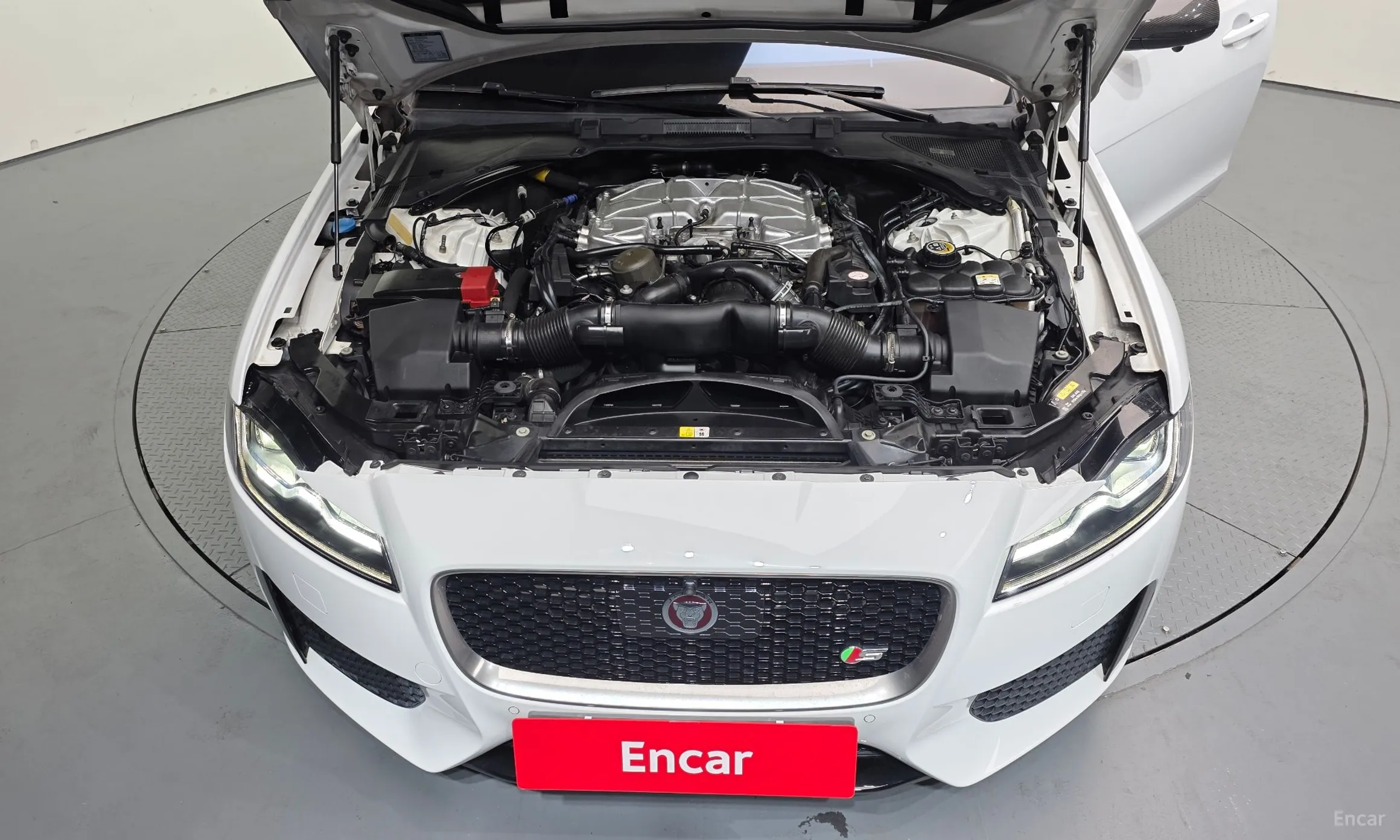 Jaguar XF (x260) превью 6