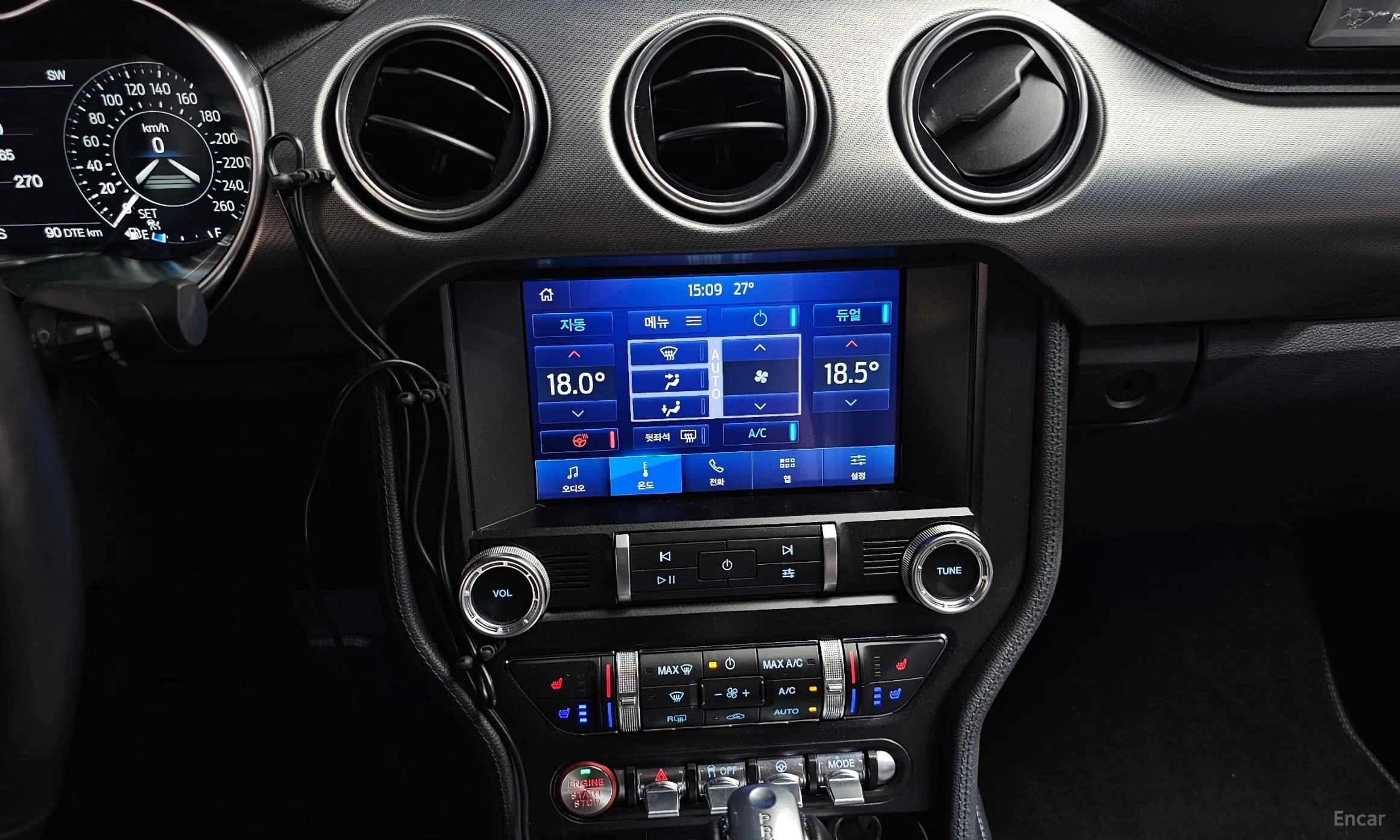 Ford Mustang превью 14