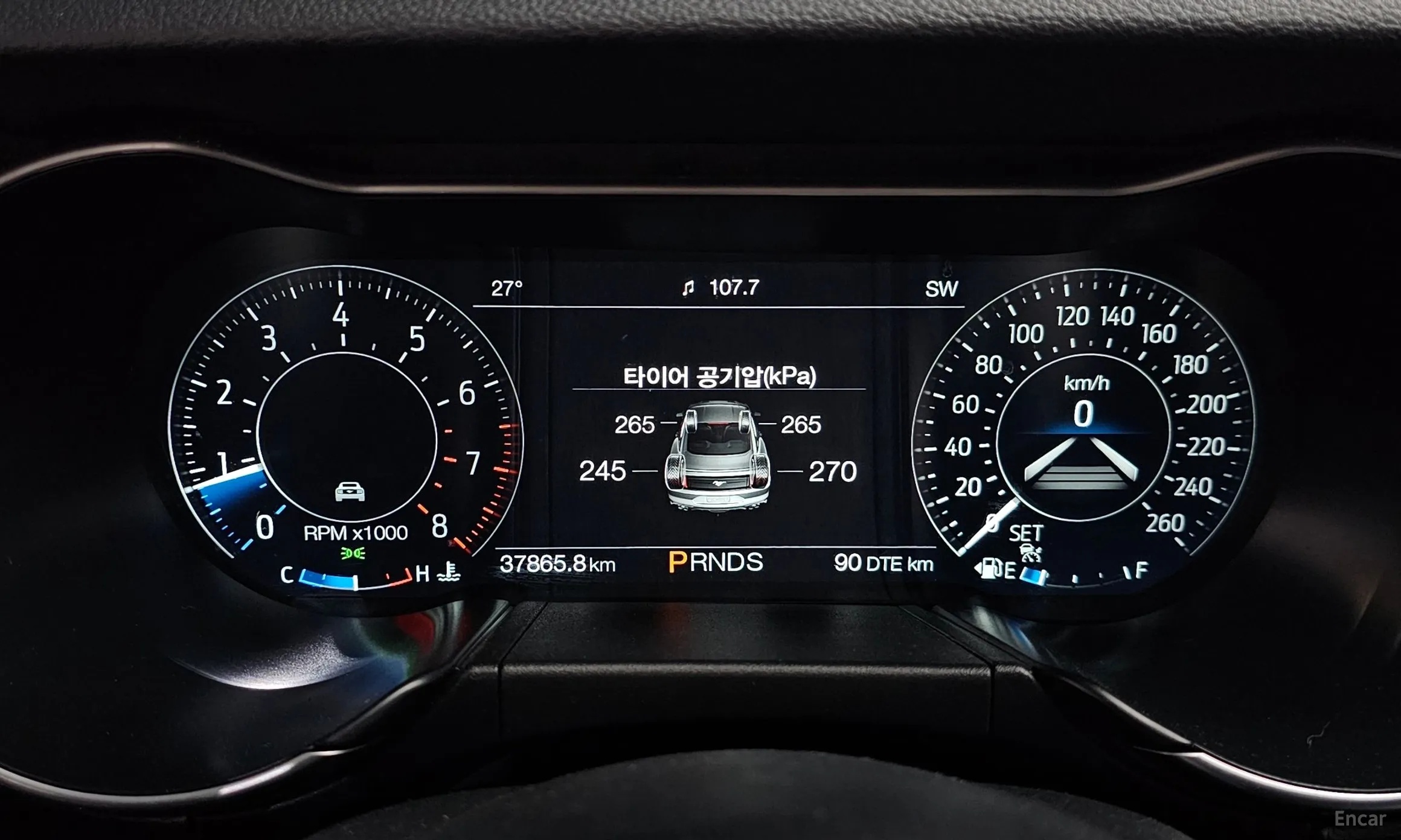 Ford Mustang превью 8