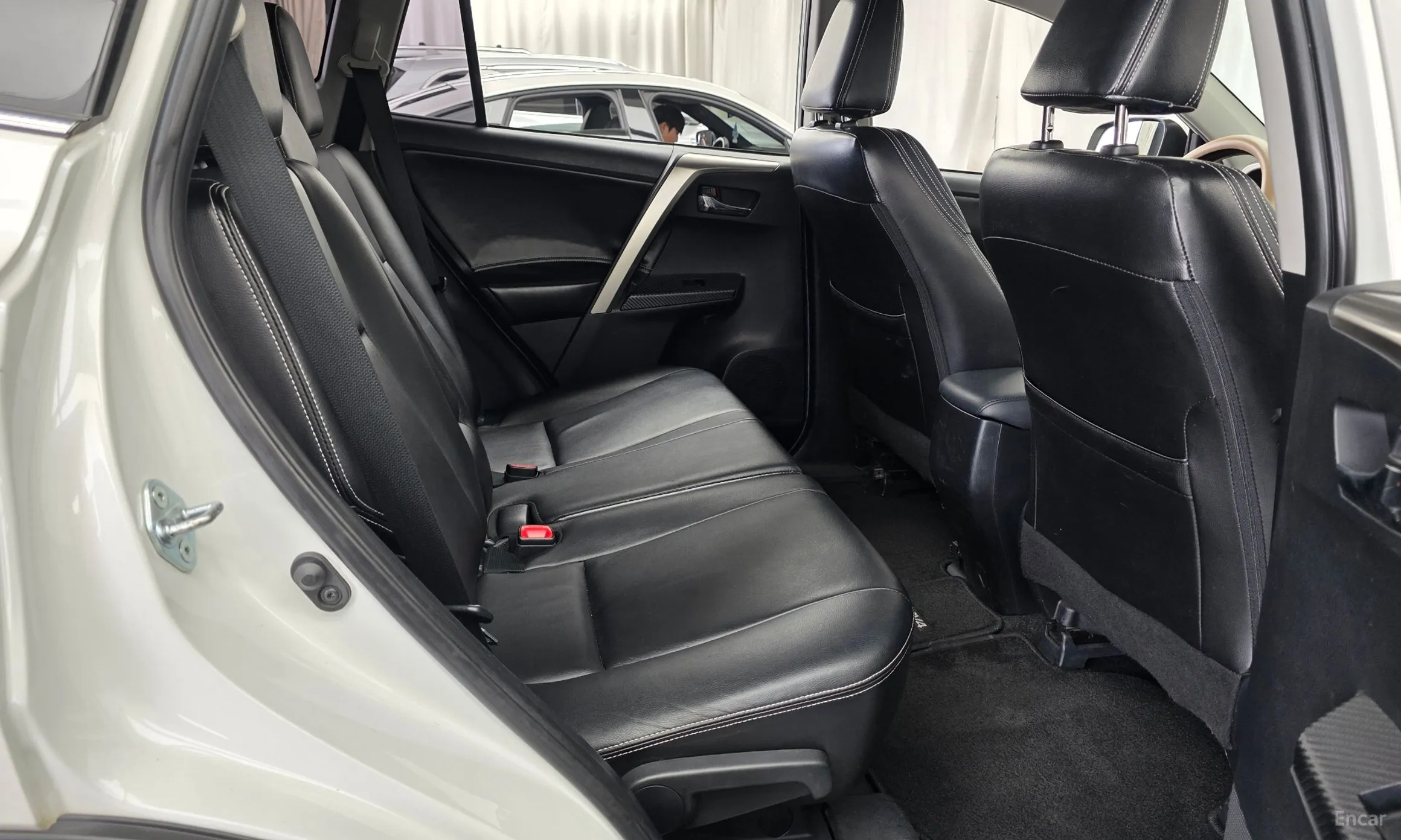 Toyota RAV4 превью 11