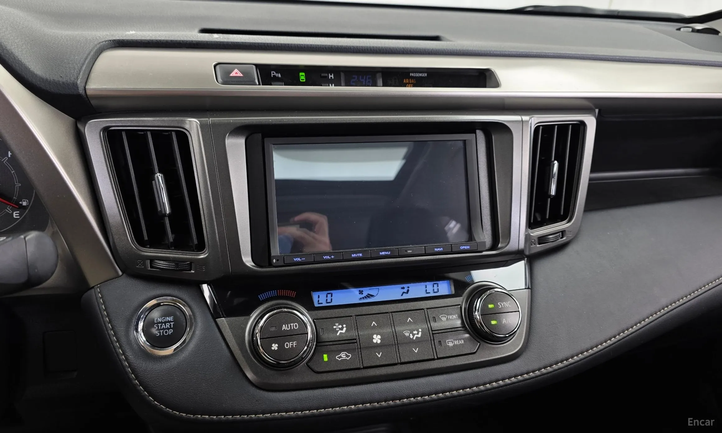 Toyota RAV4 превью 13