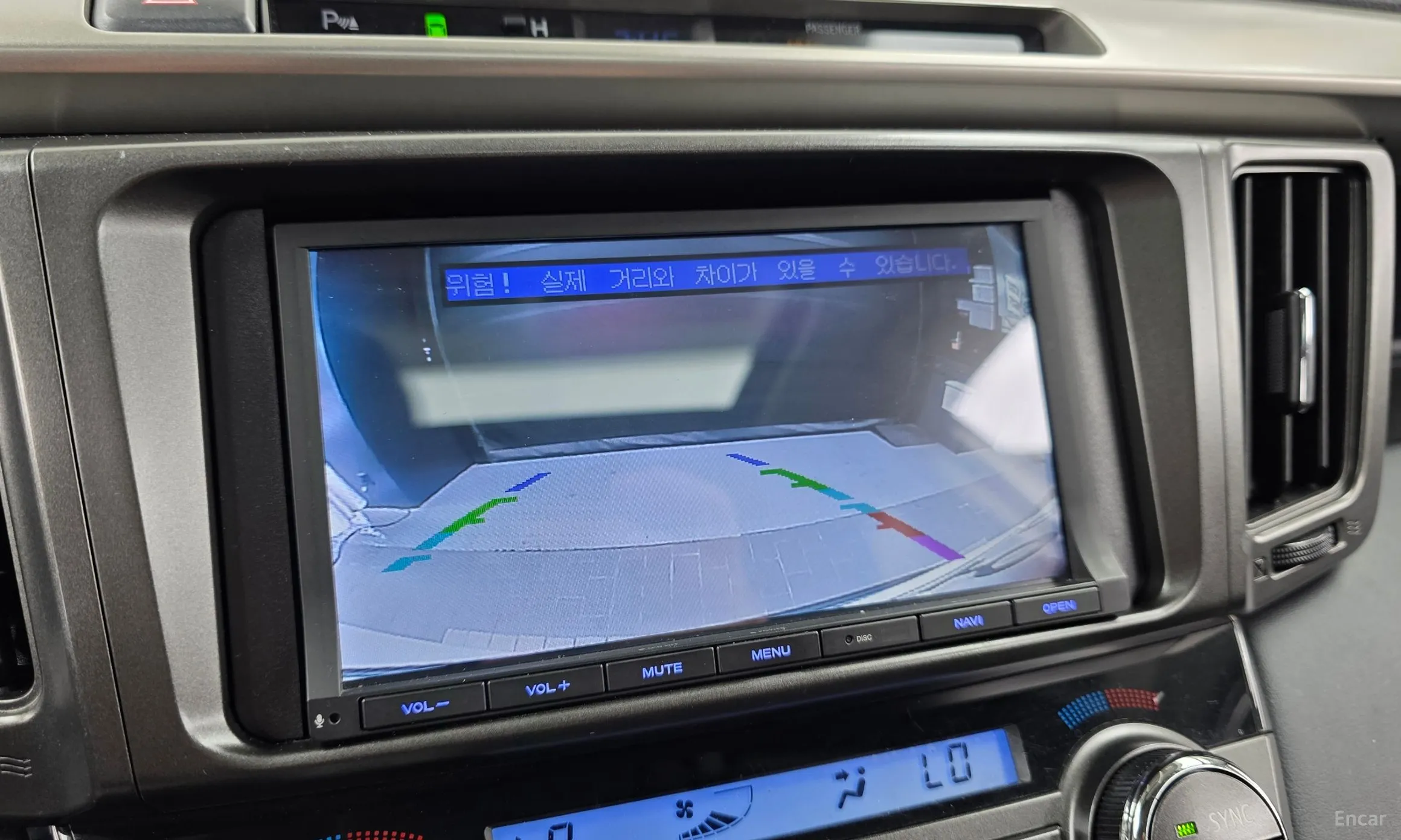 Toyota RAV4 превью 14