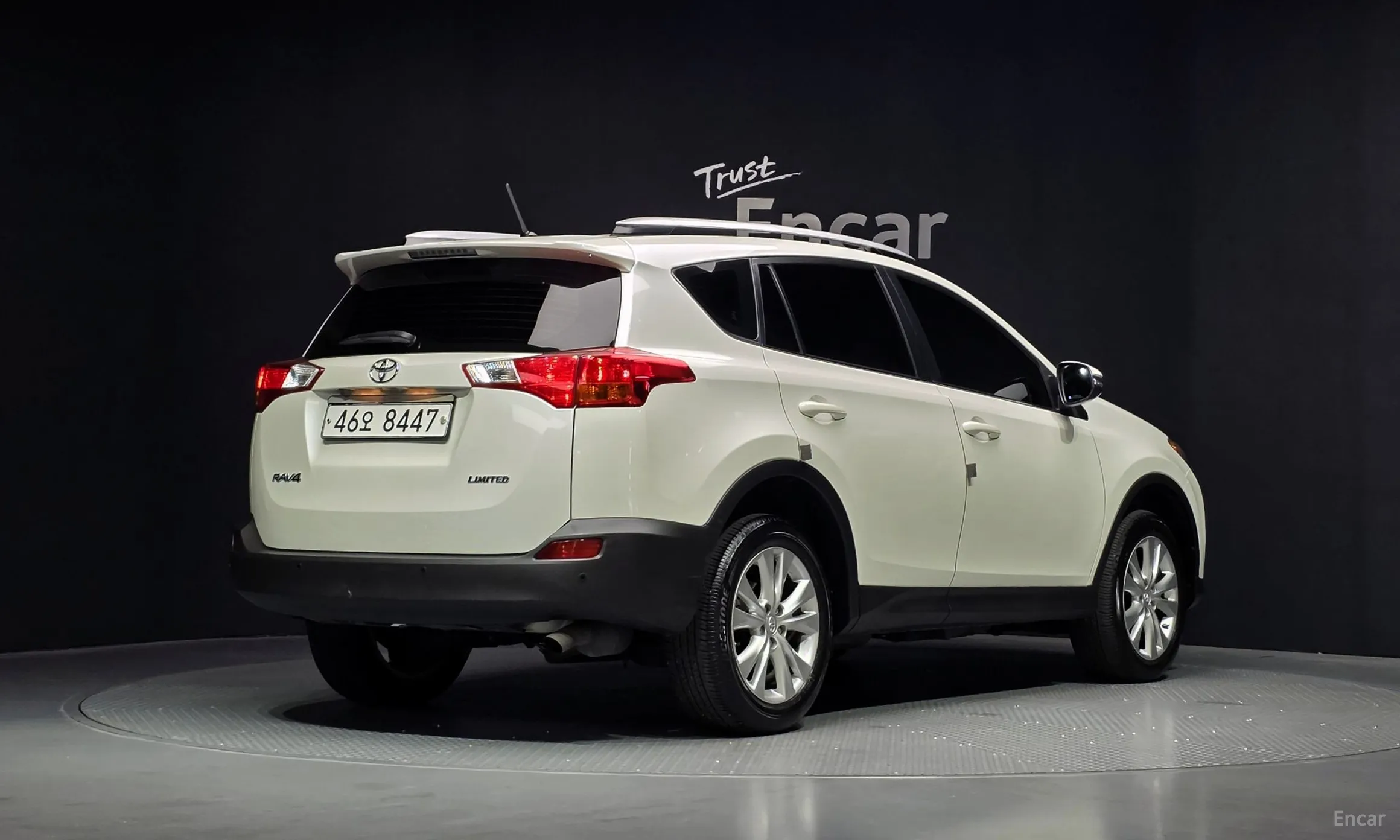 Toyota RAV4 превью 2