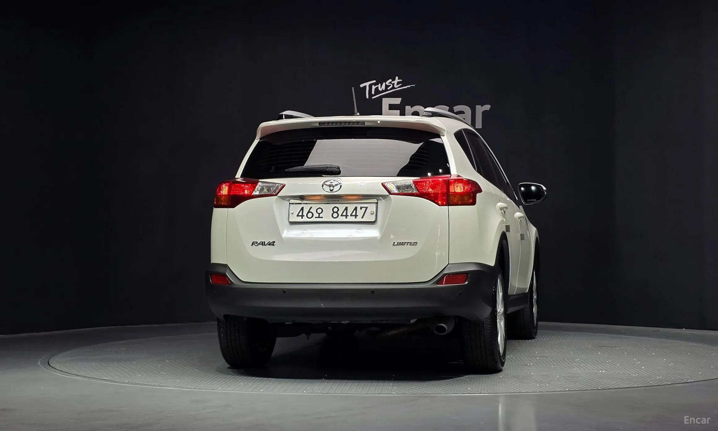 Toyota RAV4 превью 4