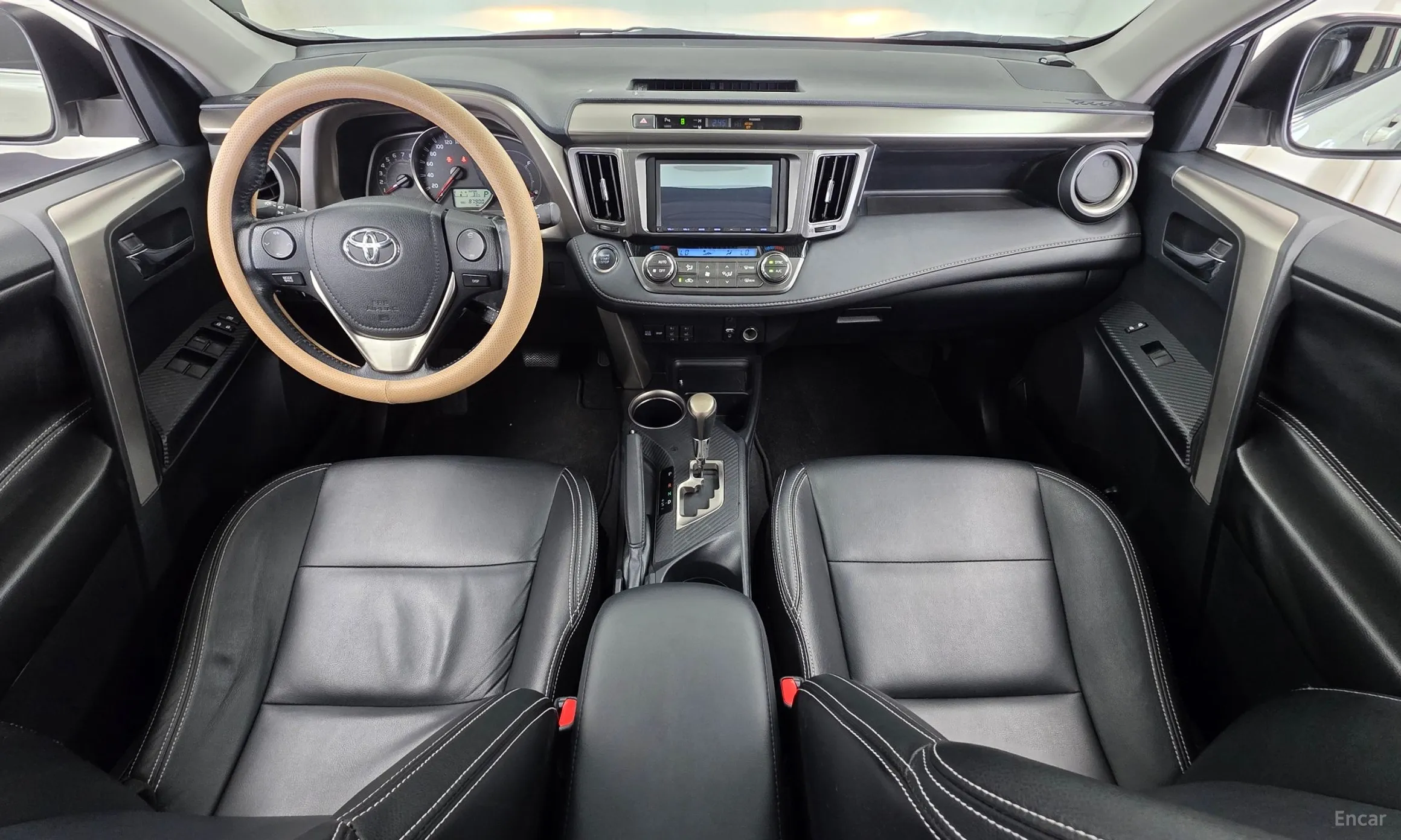 Toyota RAV4 превью 7