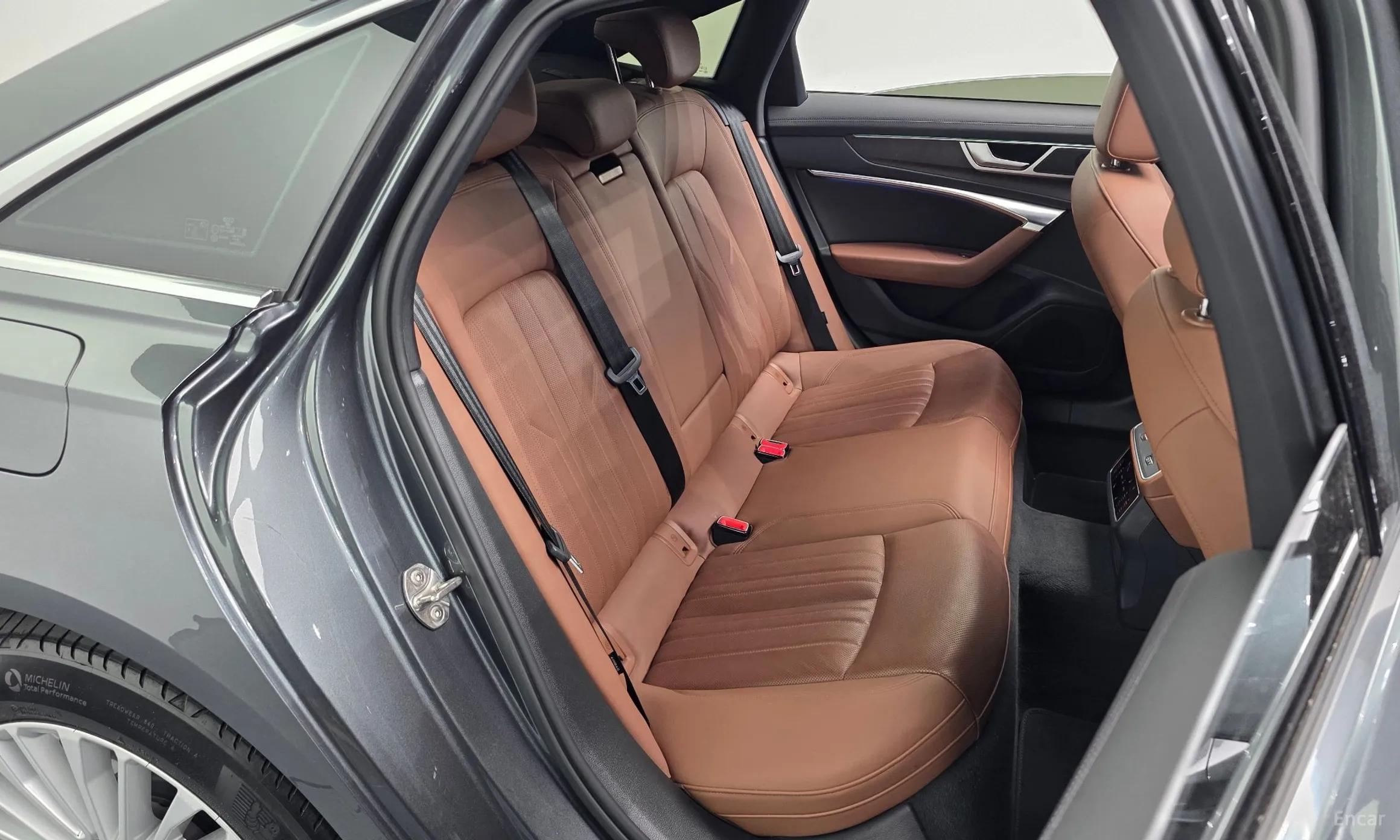 Audi A6 (C8) превью 11
