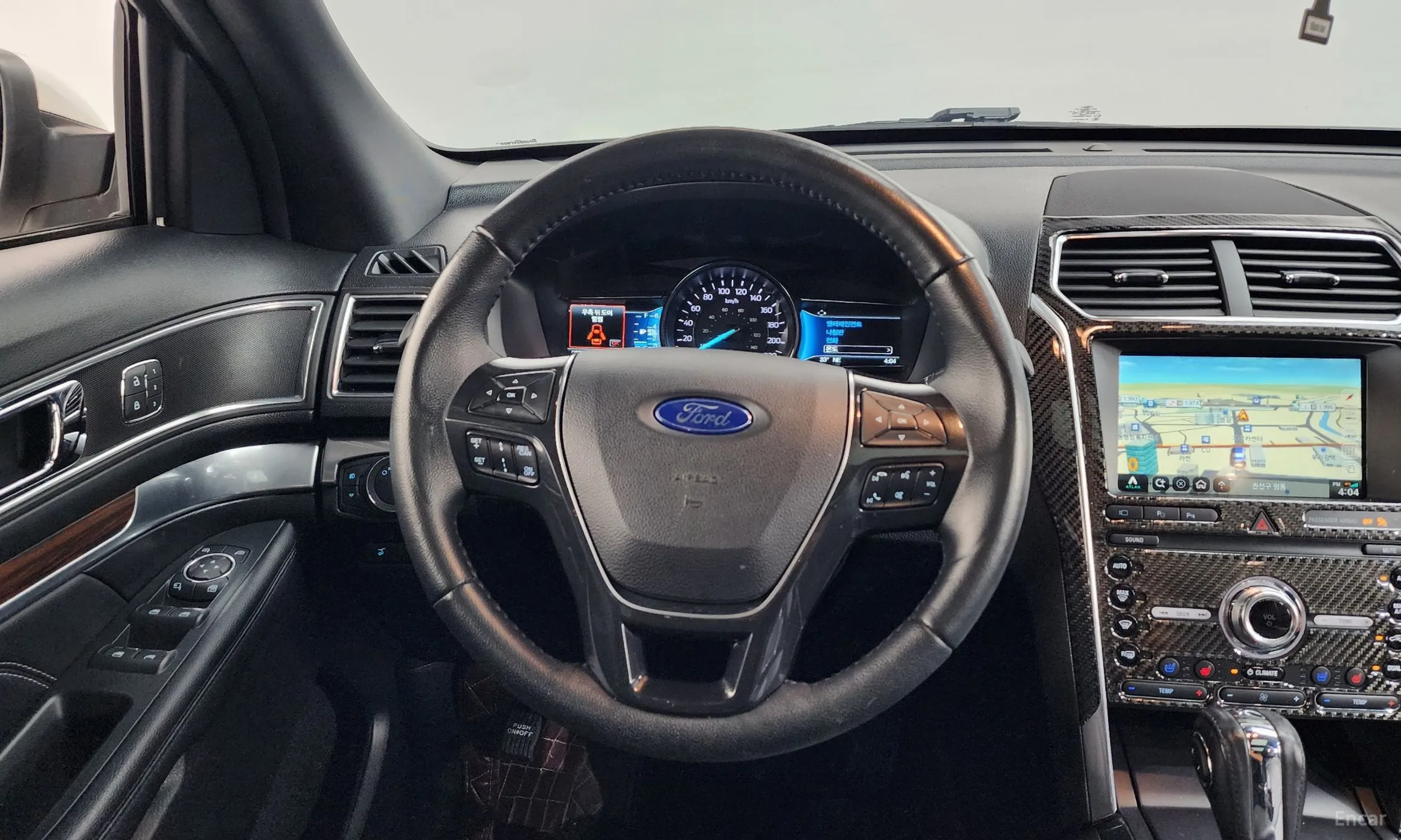 Ford Explorer превью 13