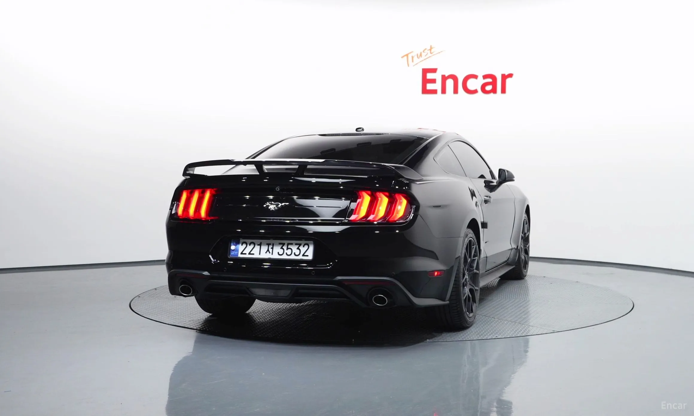 Ford Mustang превью 4
